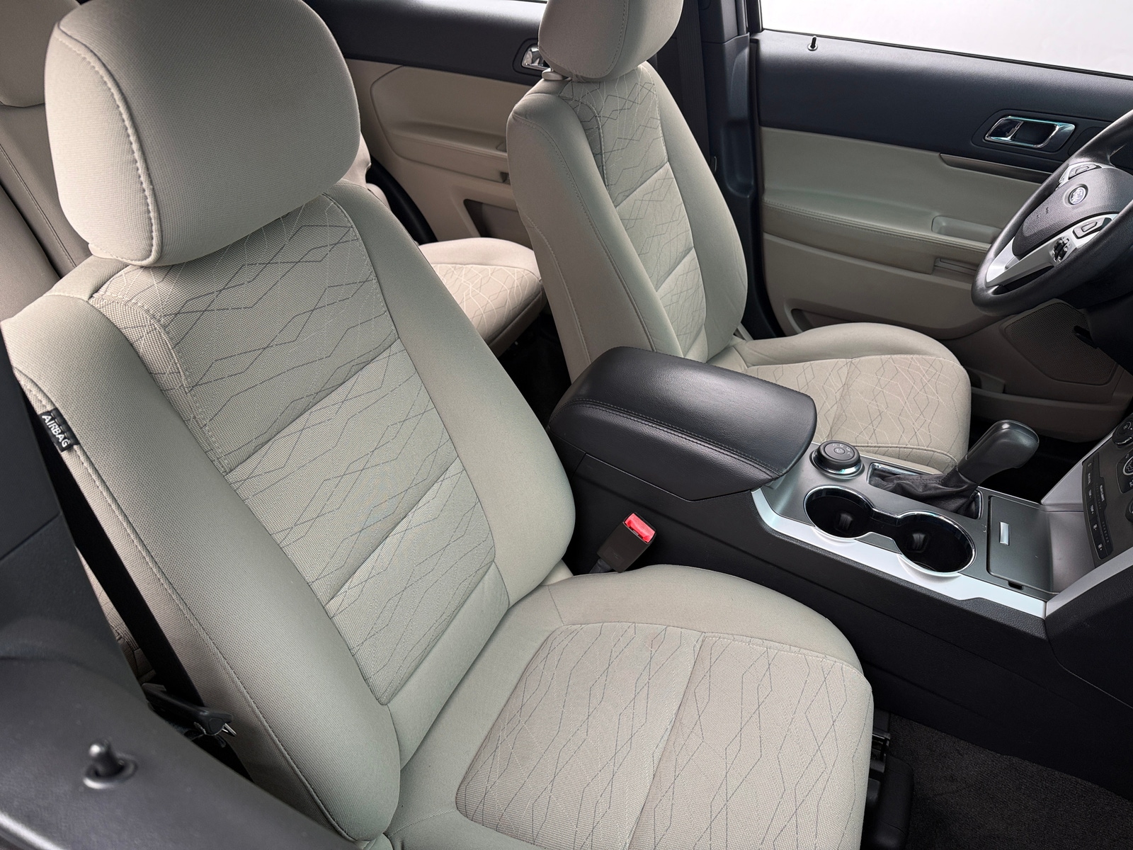 Thumbnail: 2015 Ford Explorer - 2