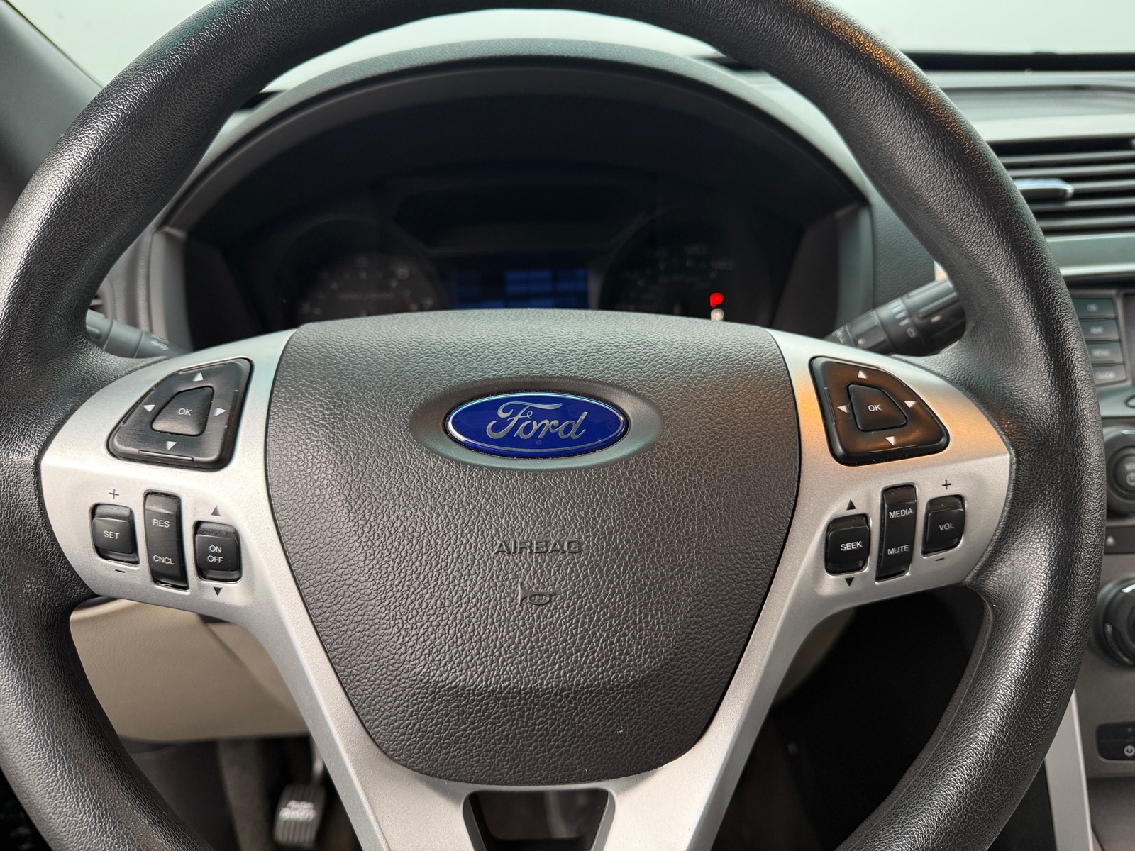 Thumbnail: 2015 Ford Explorer - 5