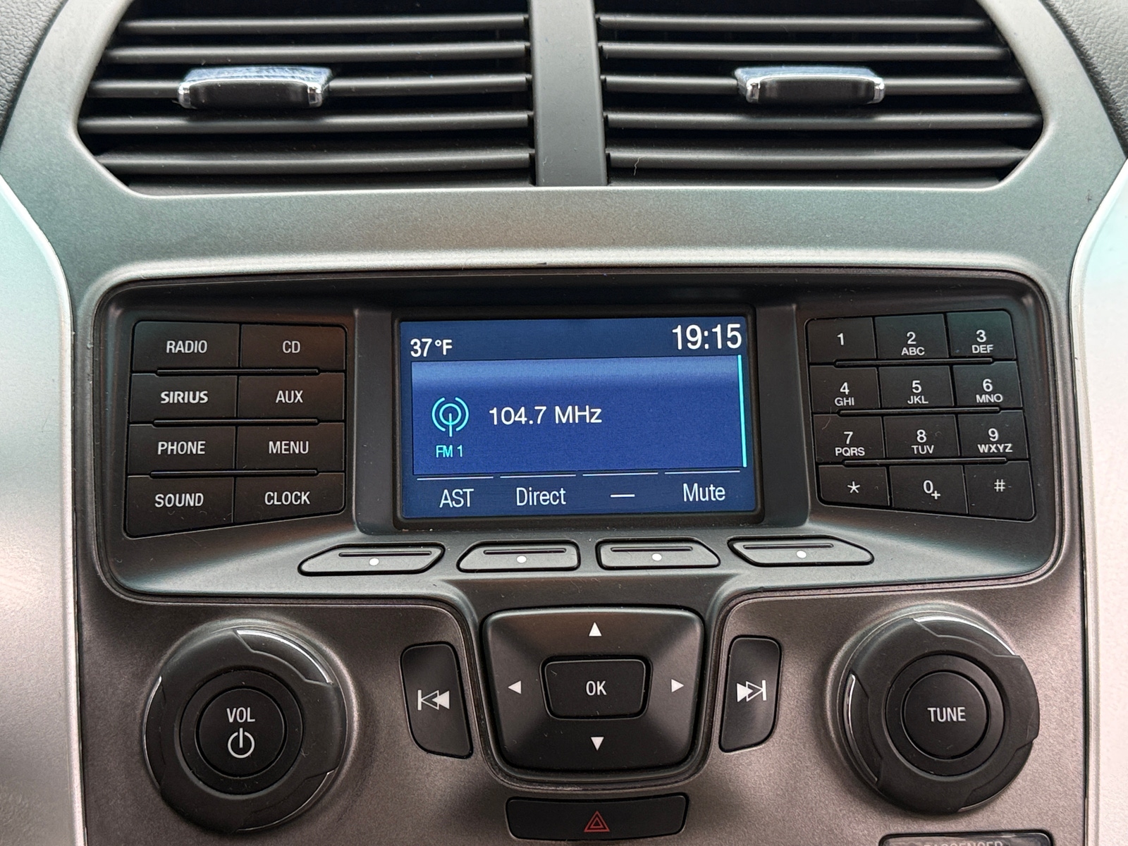 Thumbnail: 2015 Ford Explorer - 4