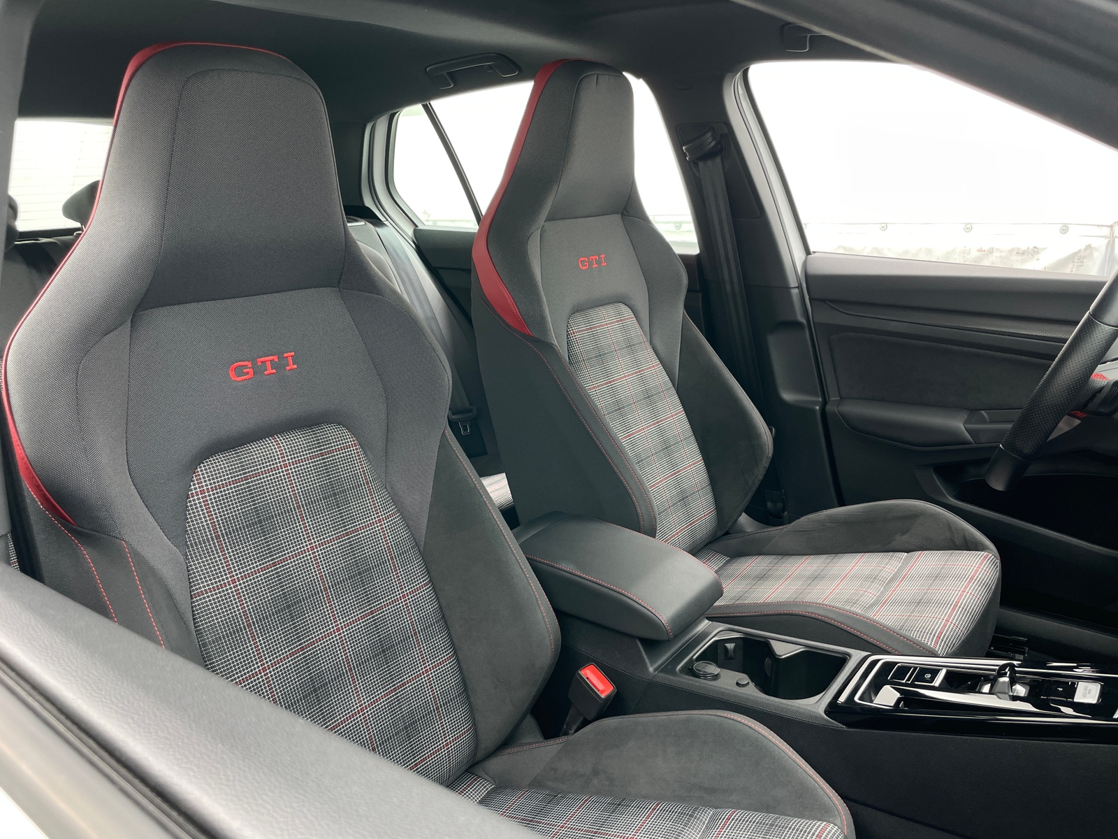 Thumbnail: 2024 Volkswagen Golf - 2