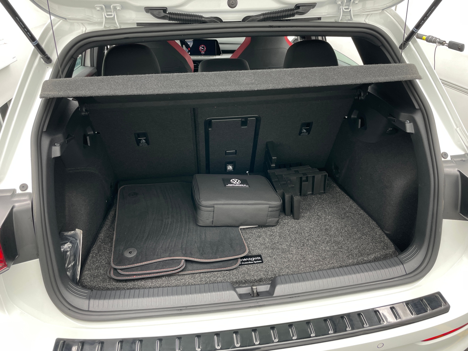 Thumbnail: 2024 Volkswagen Golf - 7