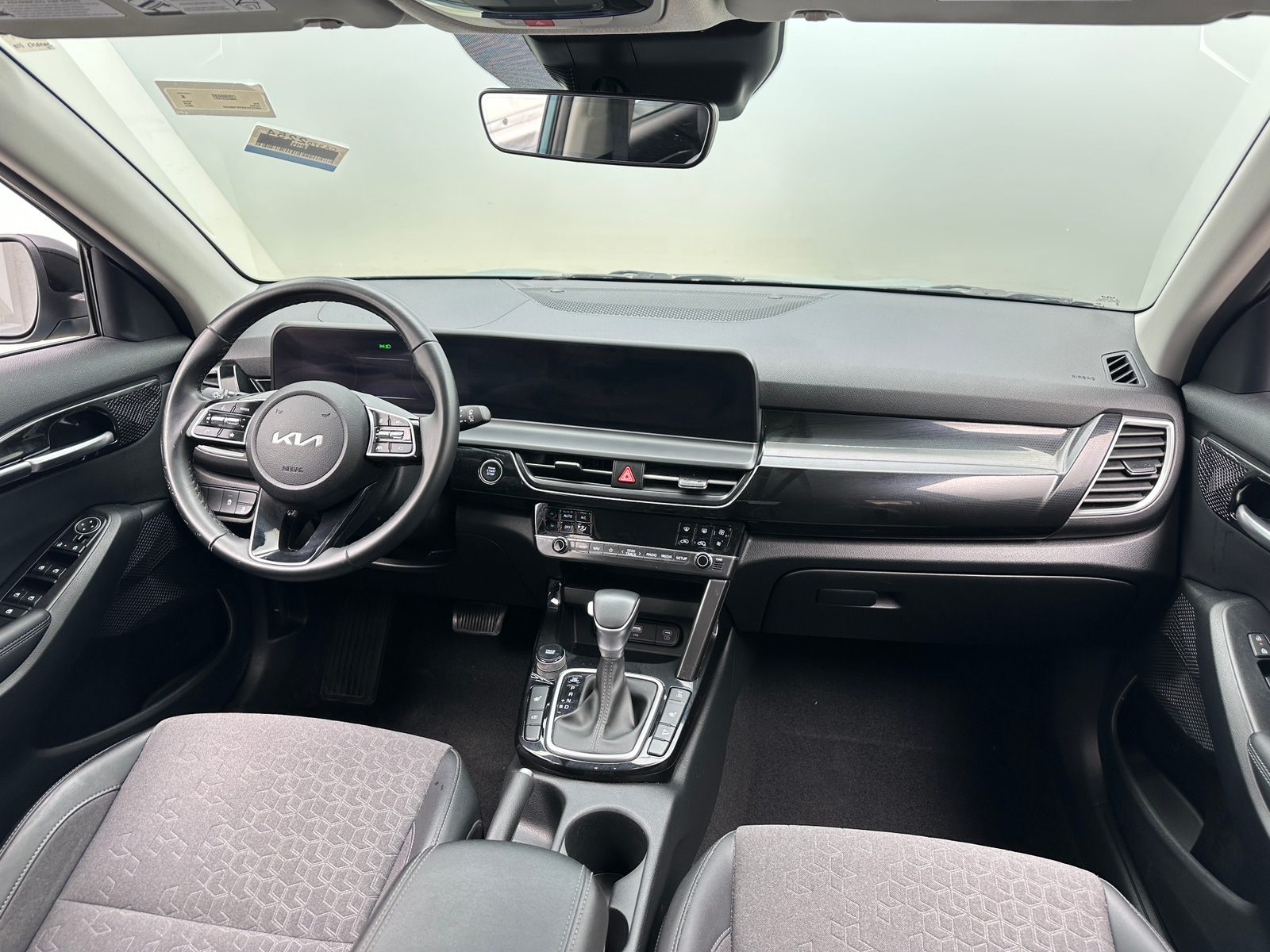 Thumbnail: 2024 Kia Seltos - 3