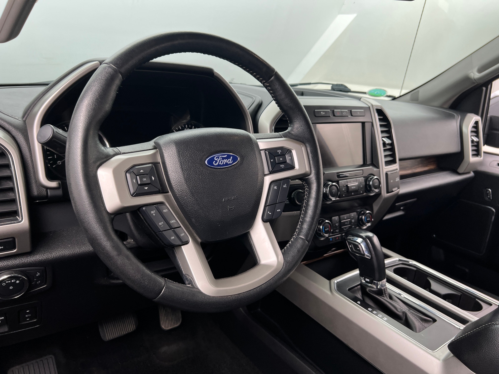 Thumbnail: 2019 Ford Econoline - 4