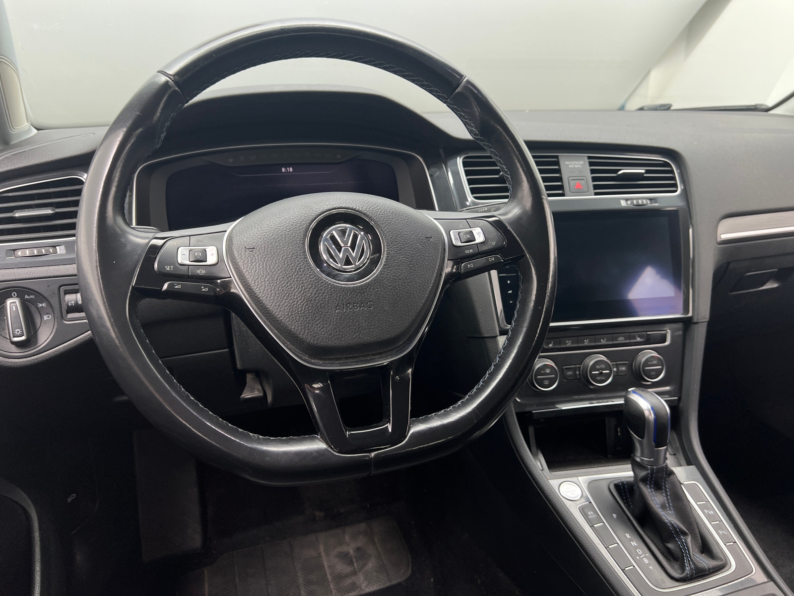 Thumbnail: 2019 Volkswagen e-Golf - 4