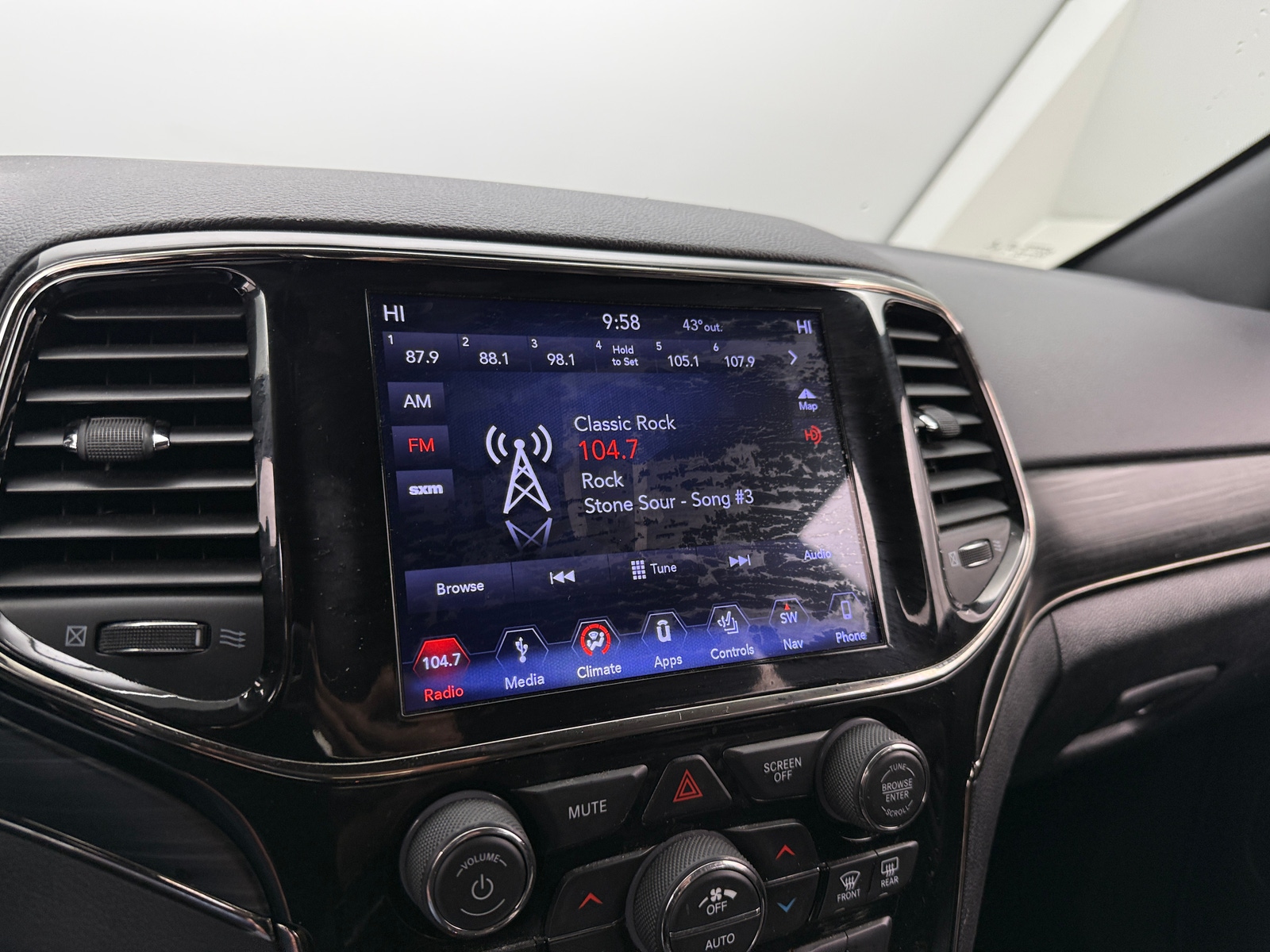 Thumbnail: 2019 Jeep Grand Cherokee - 3