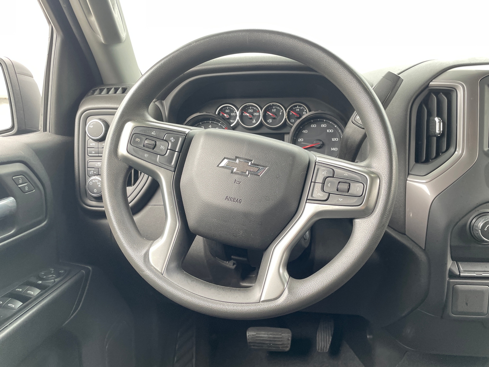 Thumbnail: 2022 Chevrolet Silverado 1500 - 5