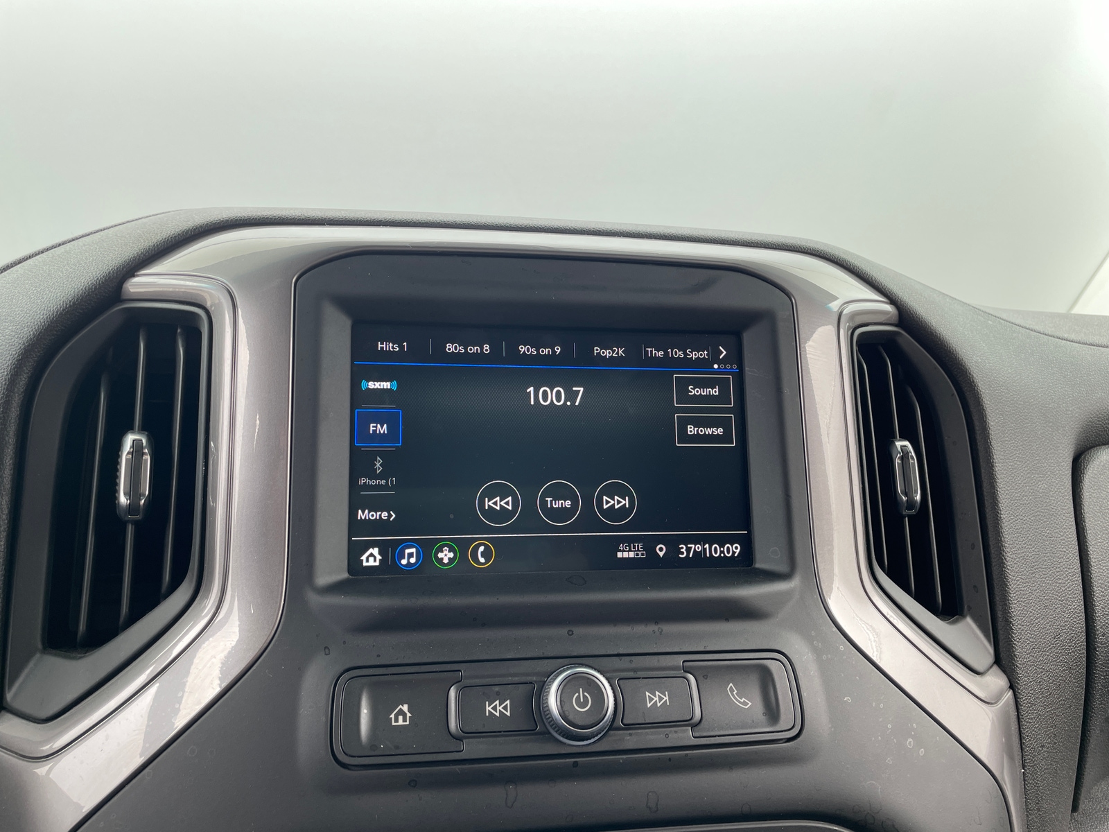 Thumbnail: 2022 Chevrolet Silverado 1500 - 4