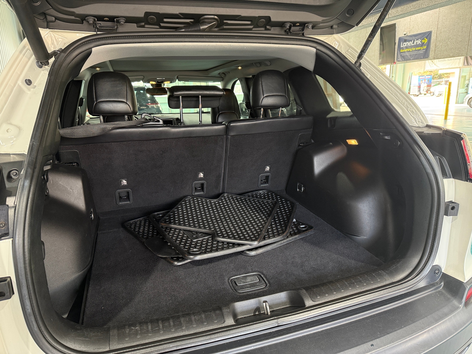 Thumbnail: 2019 Jeep Cherokee - 6