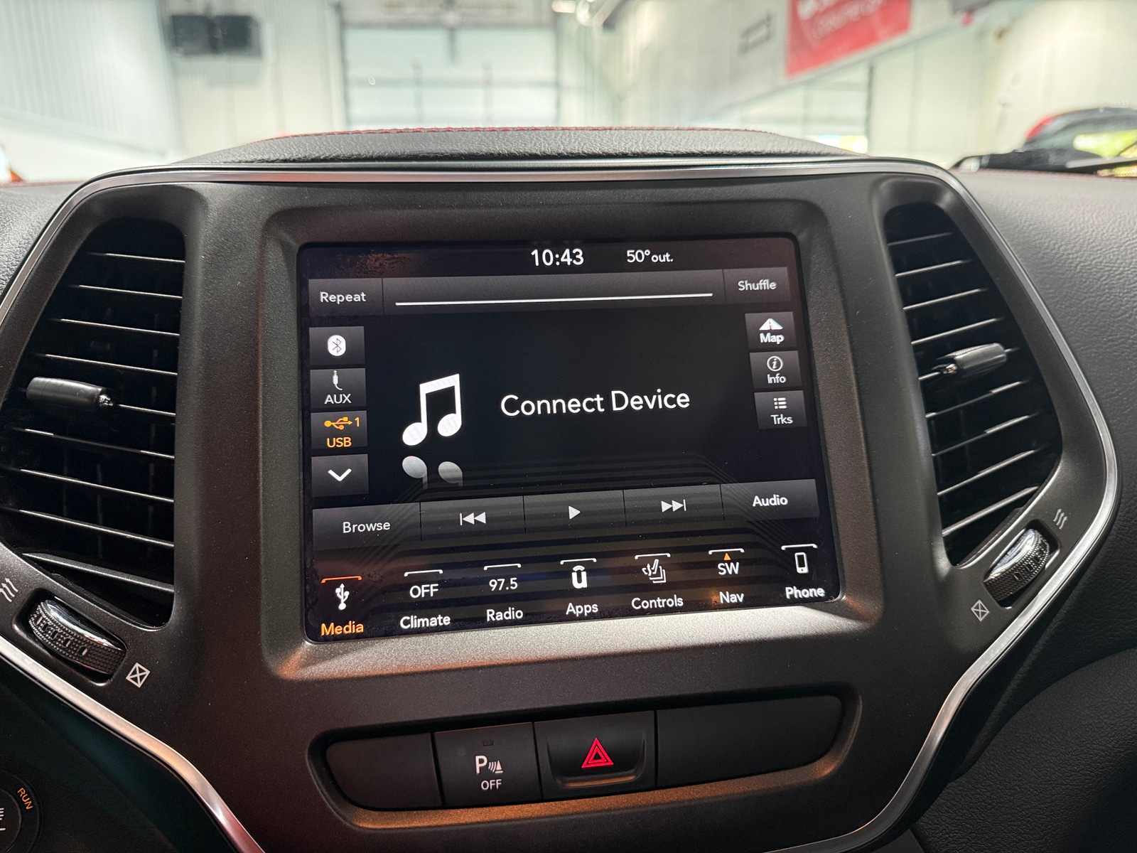 Thumbnail: 2019 Jeep Cherokee - 3