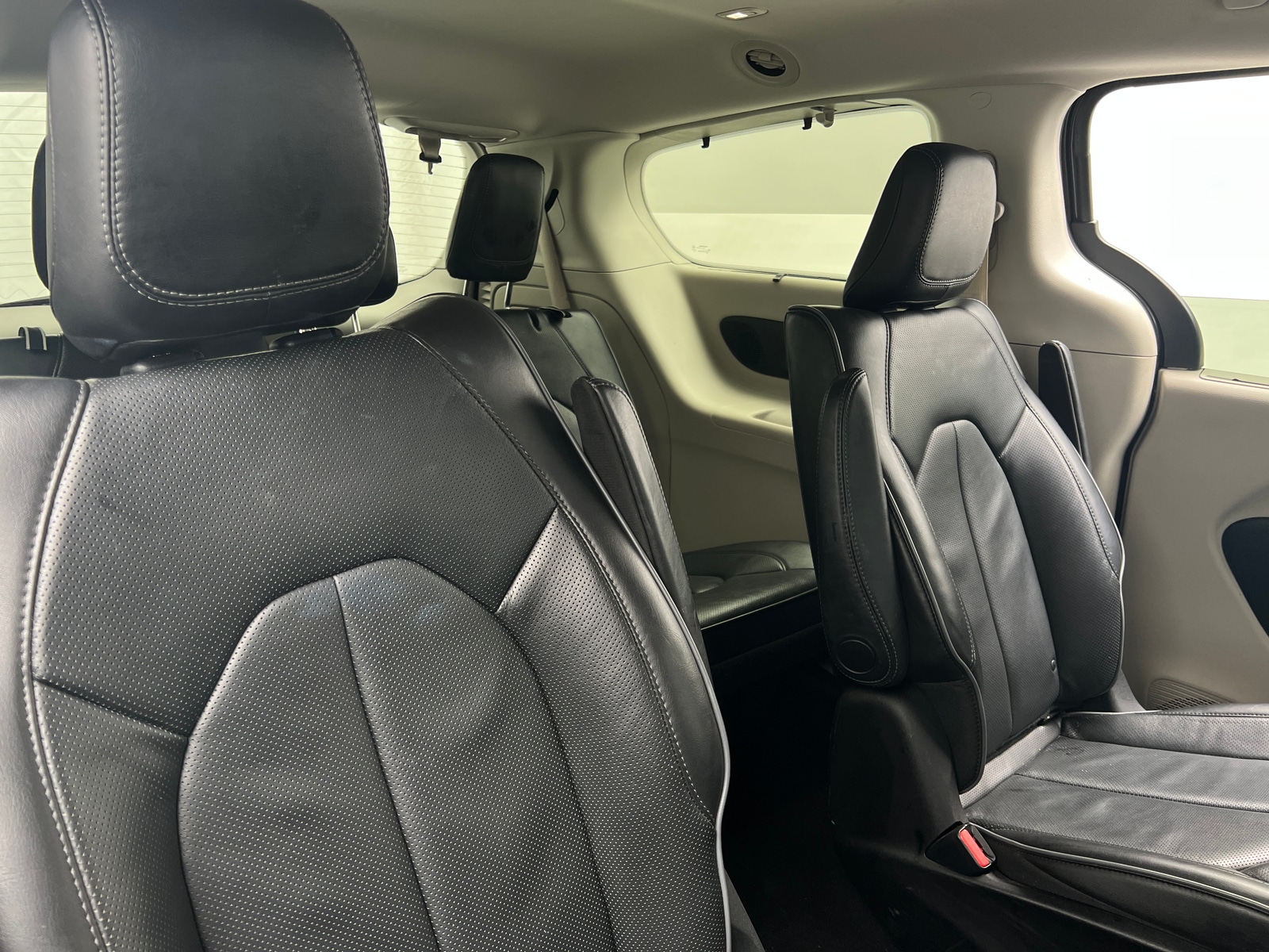 Thumbnail: 2018 Chrysler Pacifica - 5