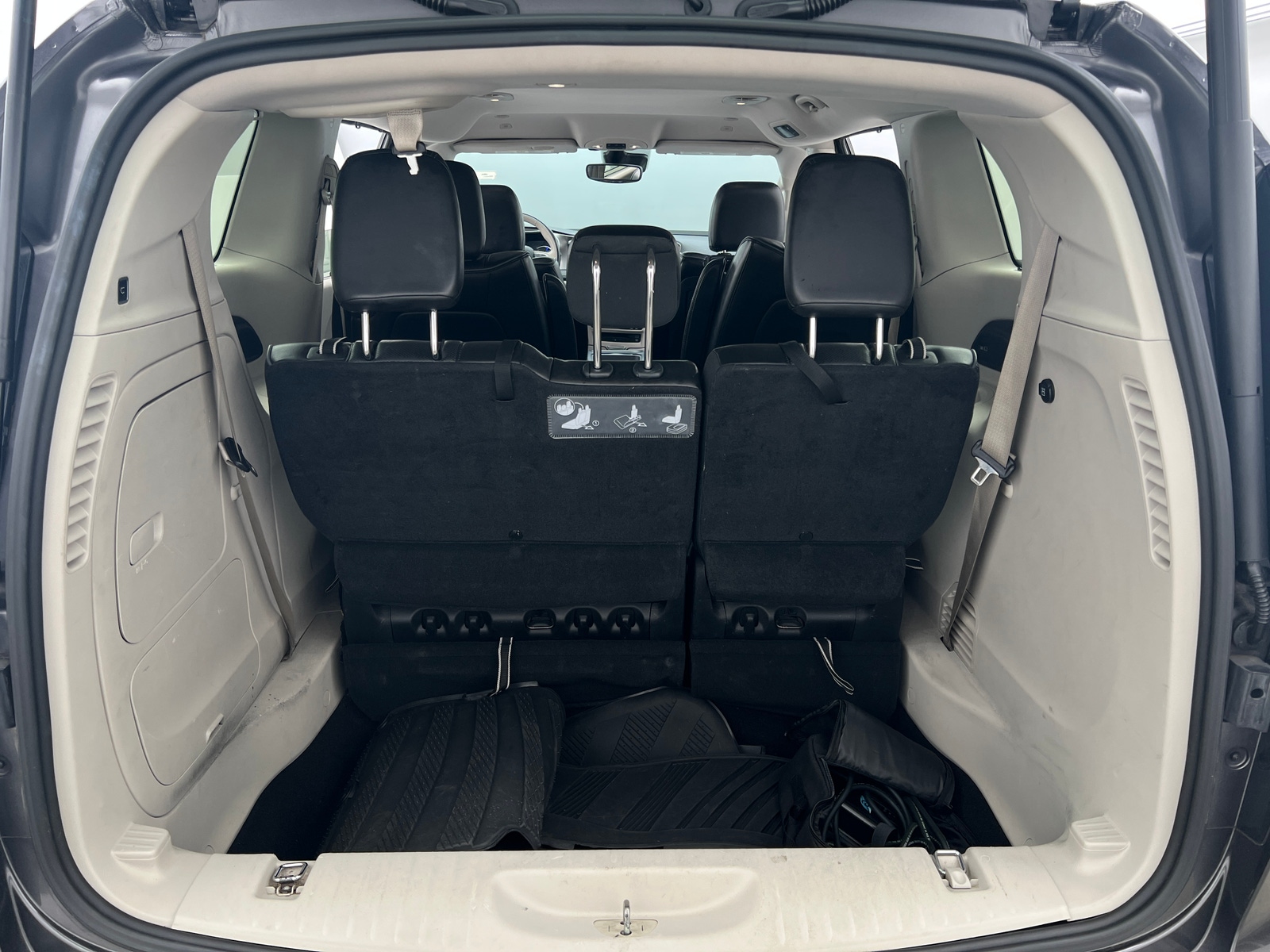 Thumbnail: 2018 Chrysler Pacifica - 6