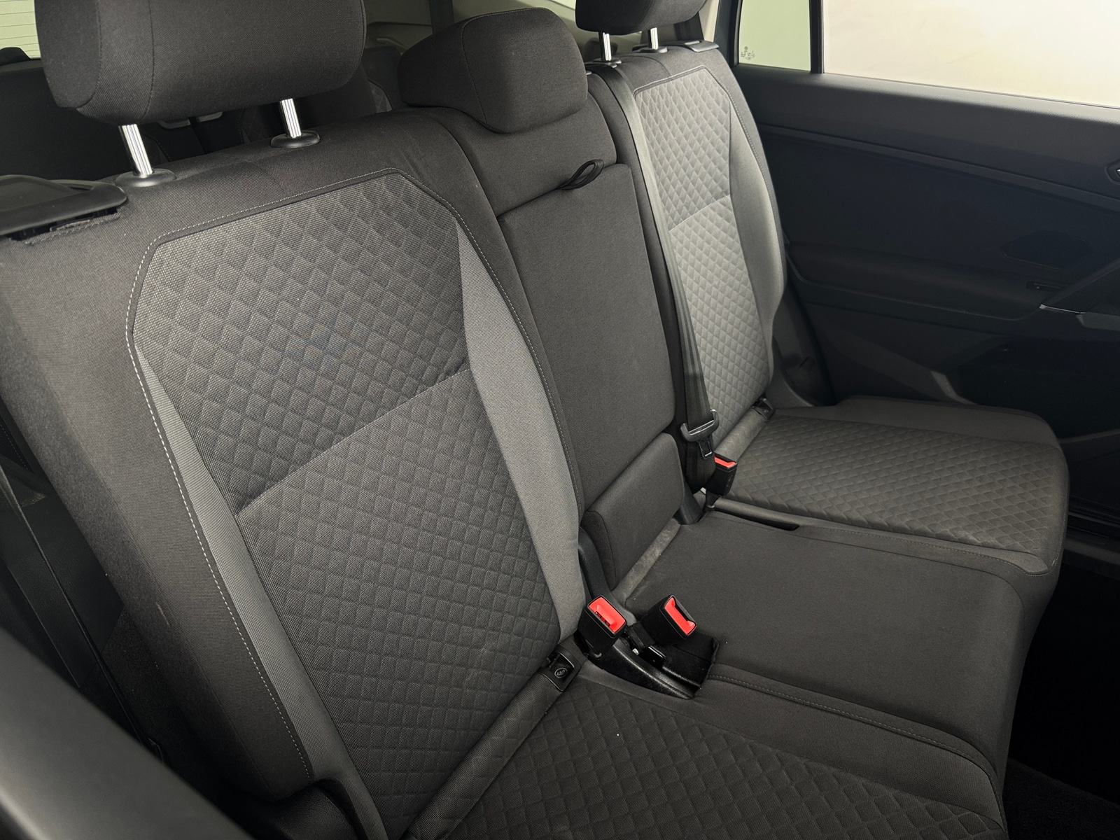 Thumbnail: 2020 Volkswagen Tiguan - 6