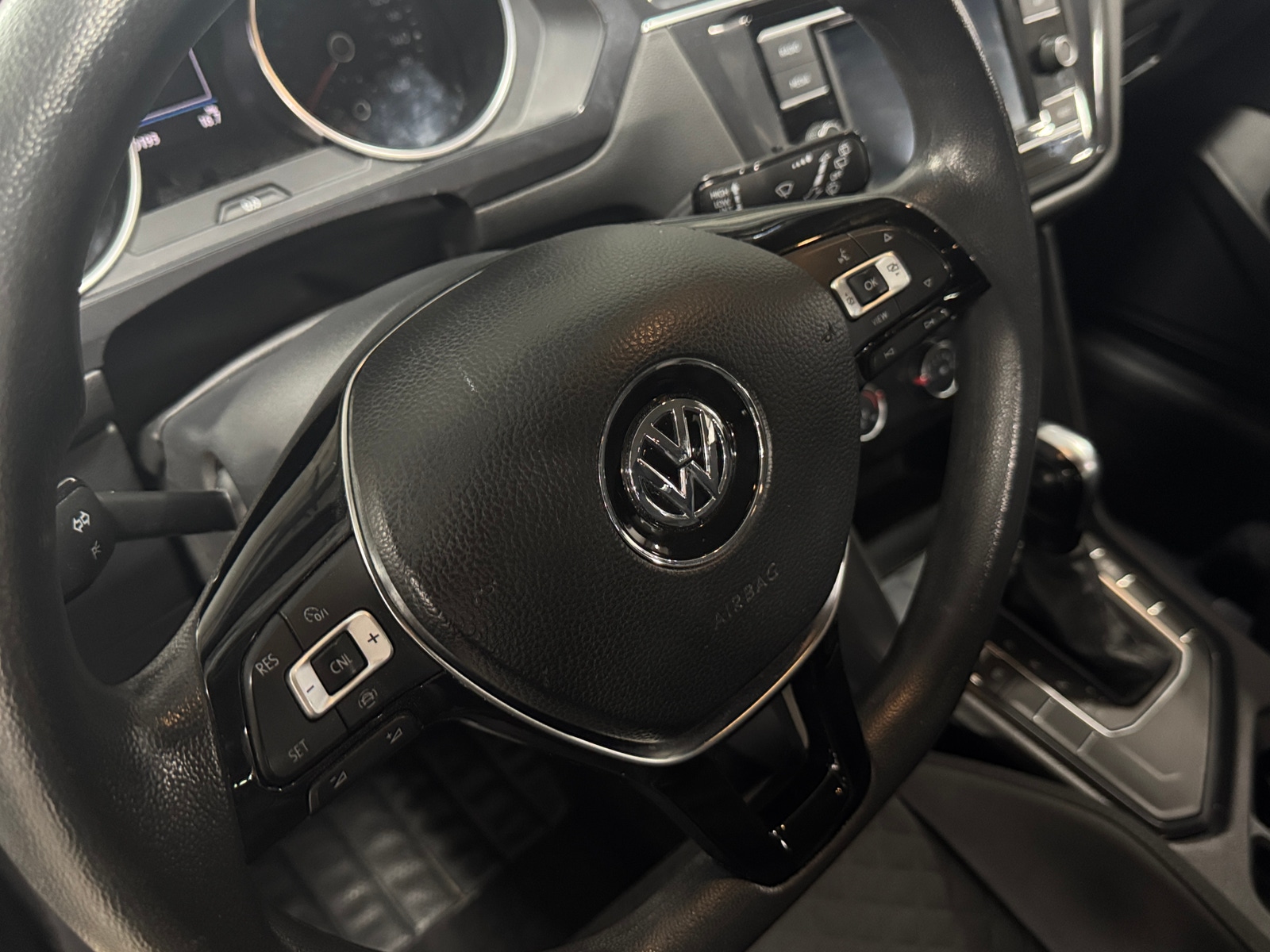 Thumbnail: 2020 Volkswagen Tiguan - 5