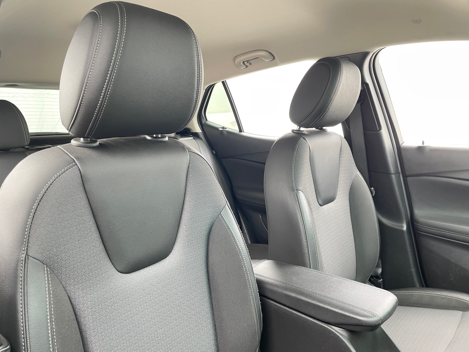 Thumbnail: 2022 Buick Encore GX - 2