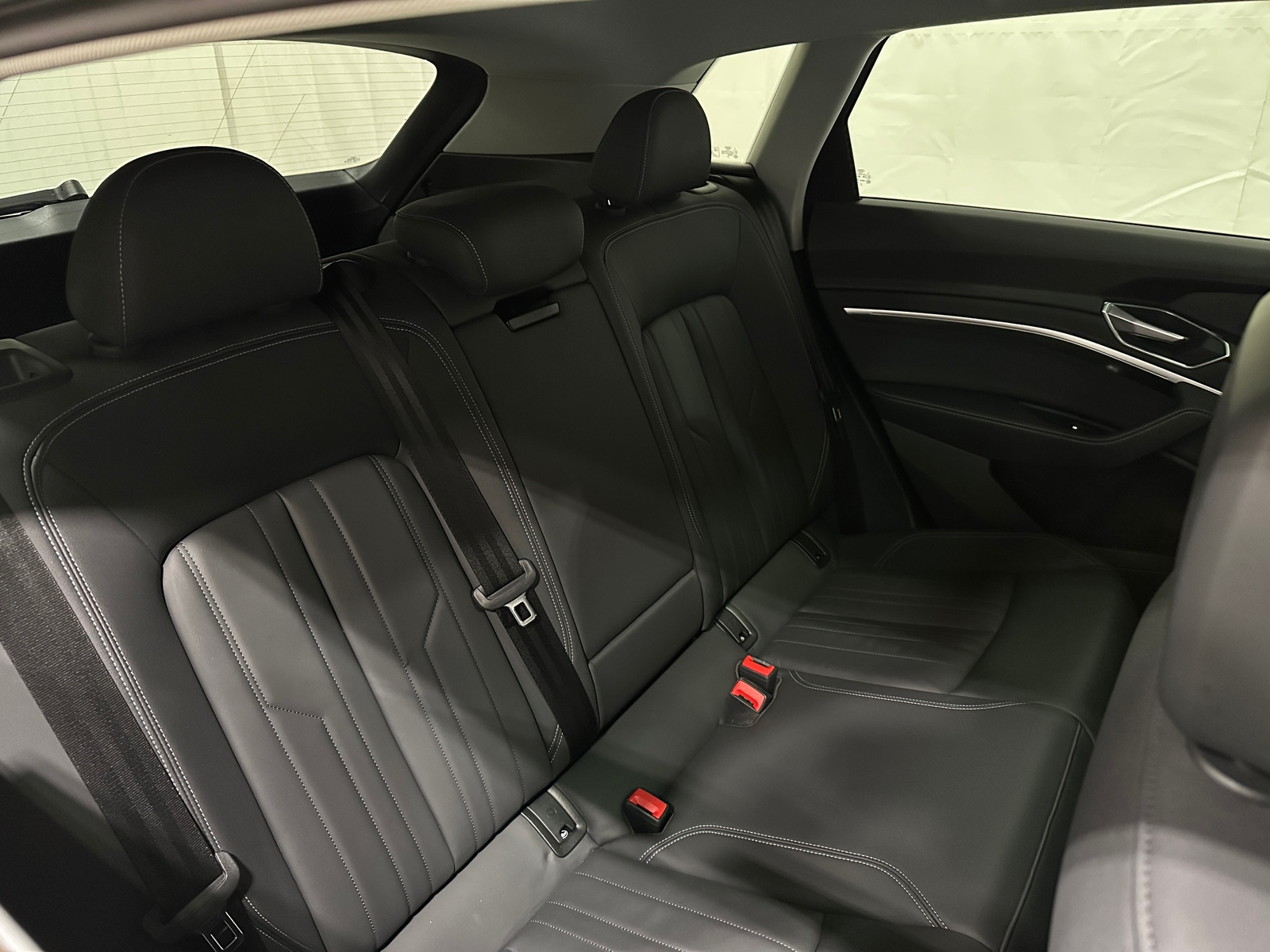 Thumbnail: 2021 Audi e-tron - 6