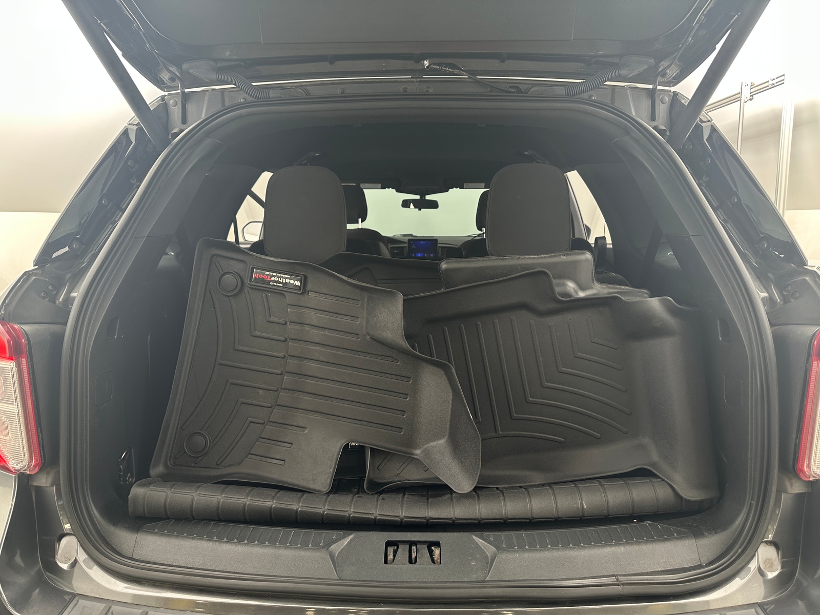 Thumbnail: 2020 Ford Explorer - 7