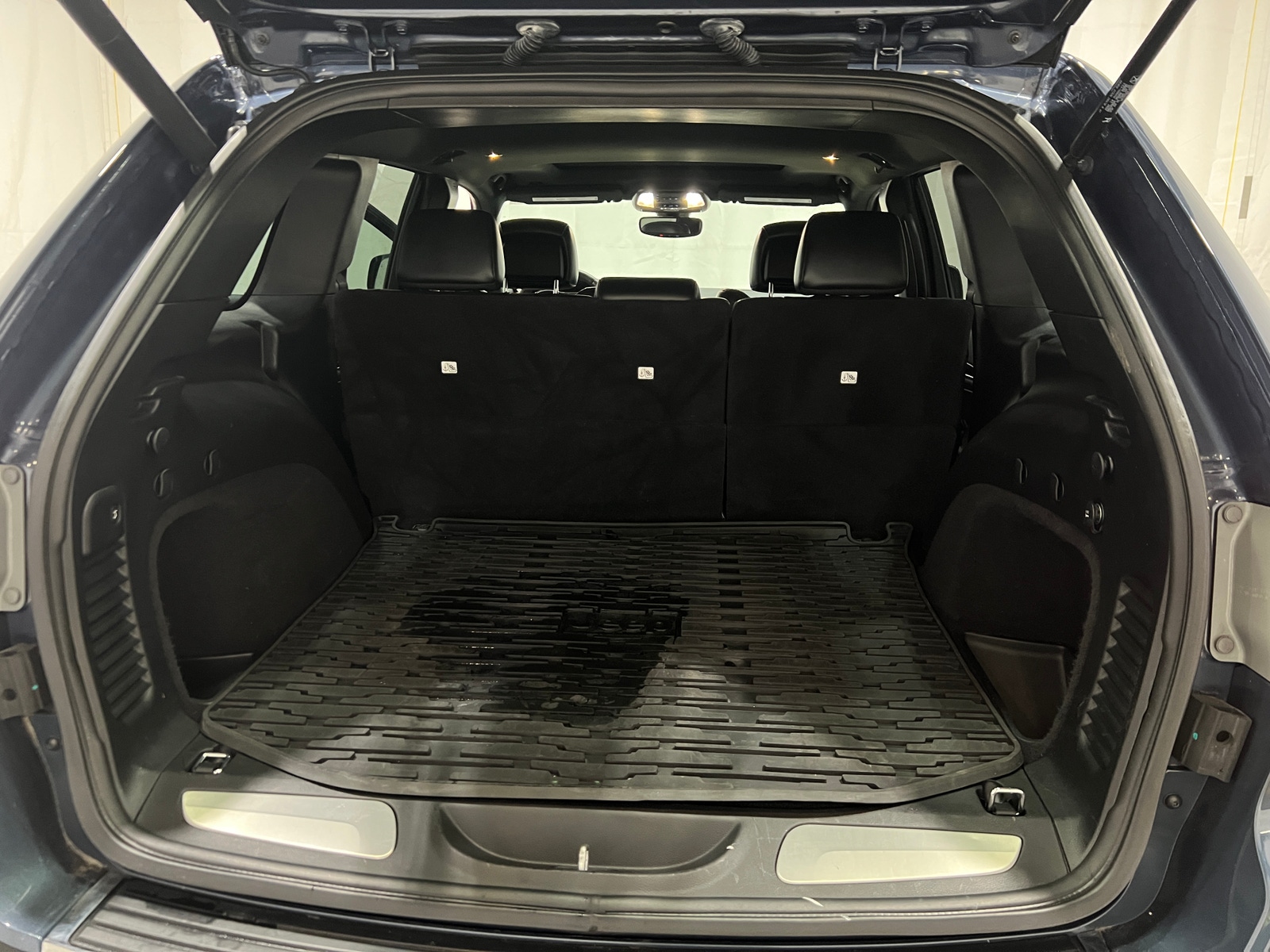 Thumbnail: 2019 Jeep Grand Cherokee - 6