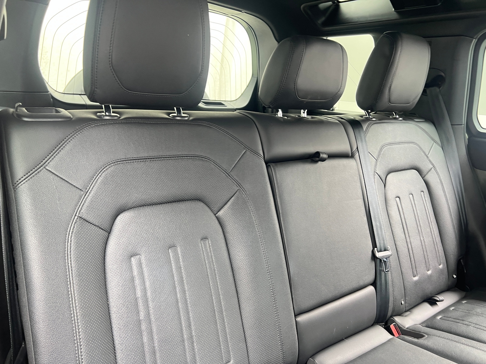 Thumbnail: 2022 Land Rover Defender - 5