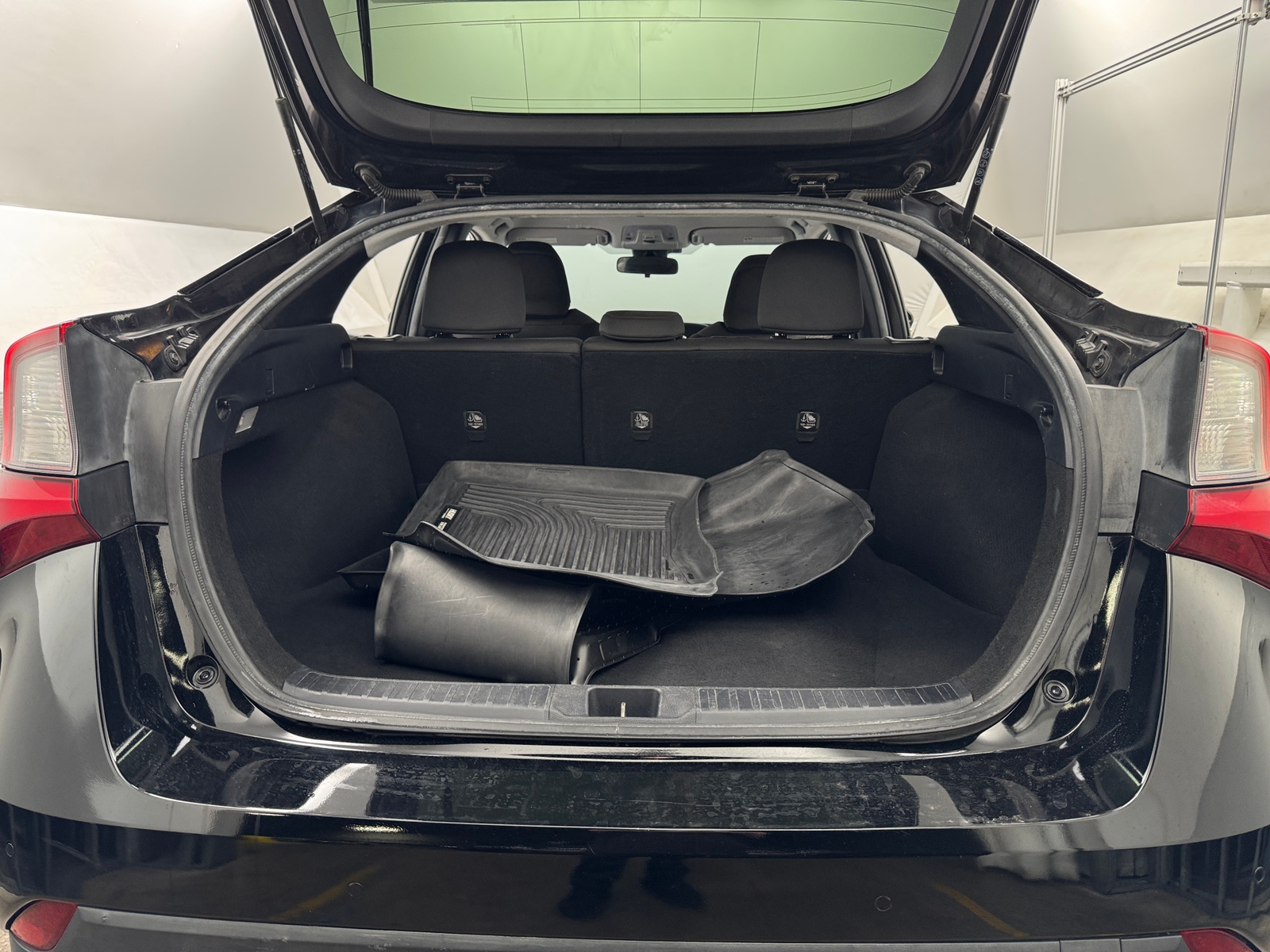 Thumbnail: 2020 Toyota Prius - 7