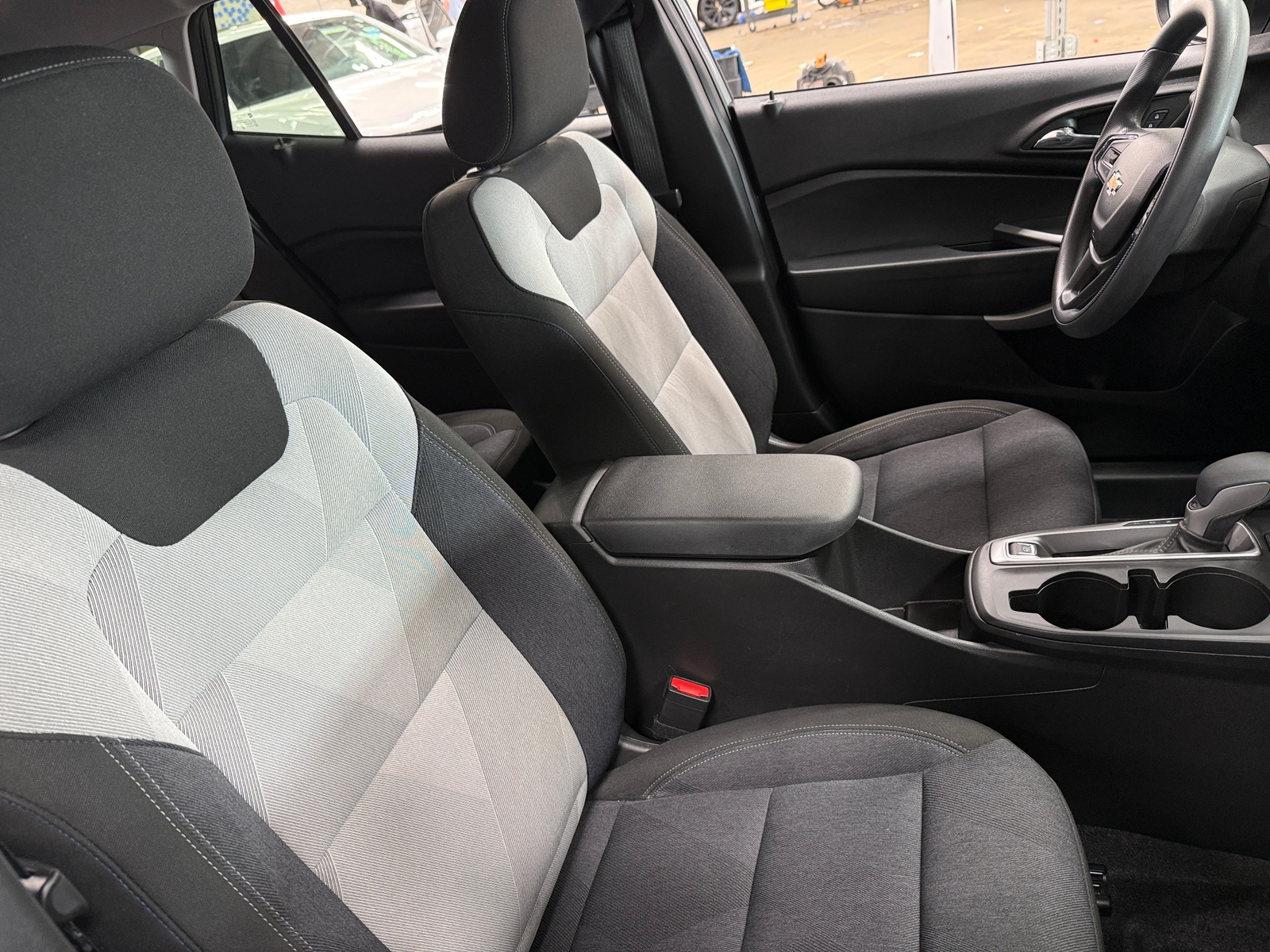 Thumbnail: 2024 Chevrolet Trax - 2