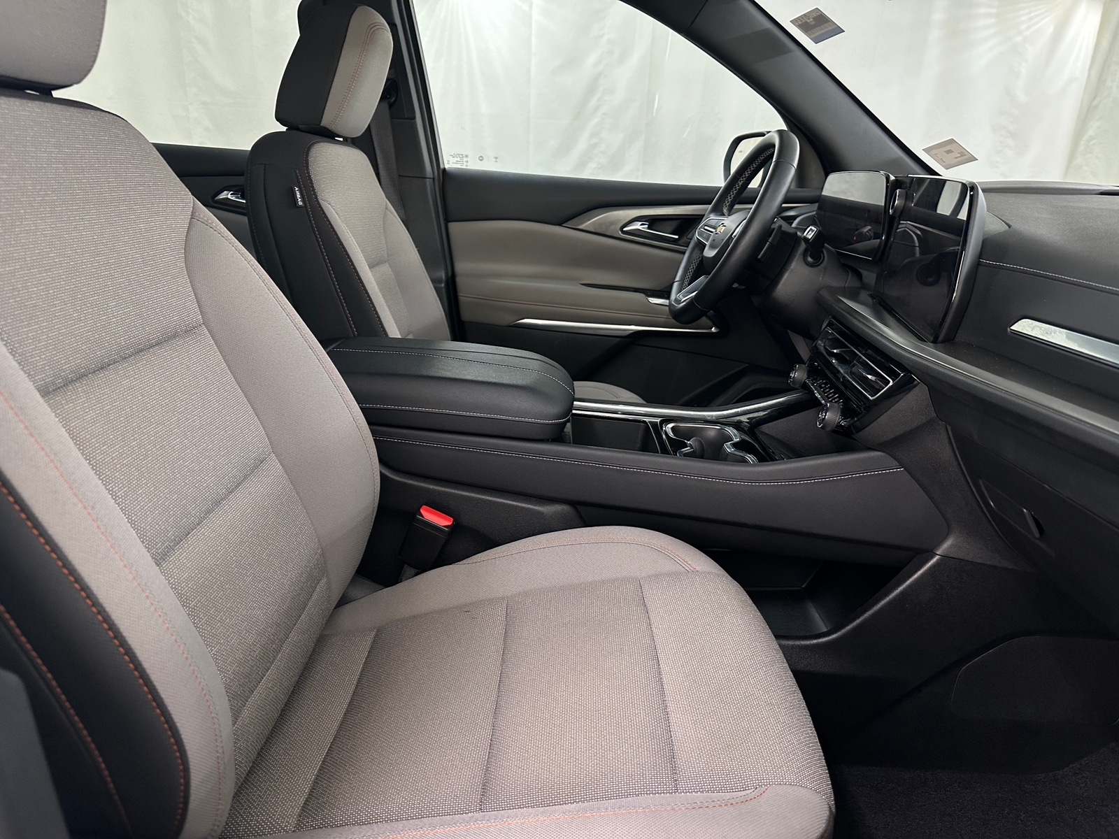 Thumbnail: 2025 Chevrolet Traverse - 2