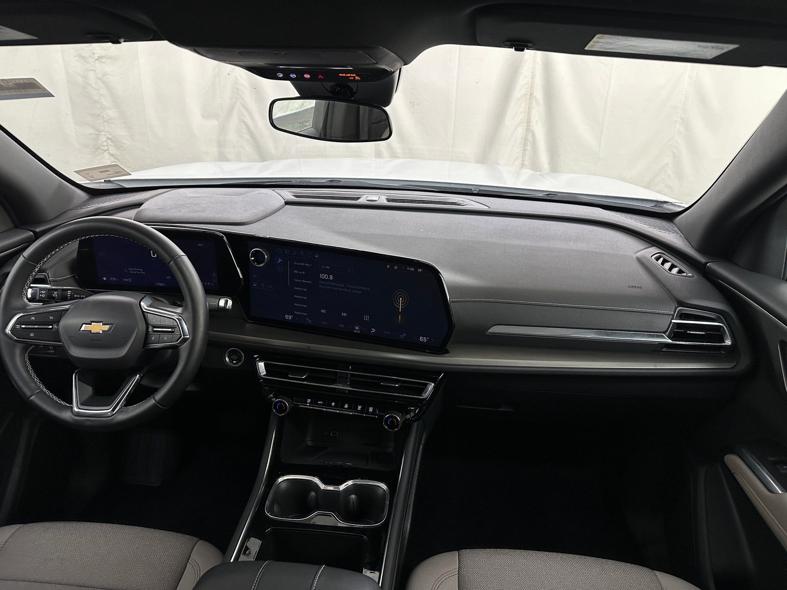 Thumbnail: 2025 Chevrolet Traverse - 3