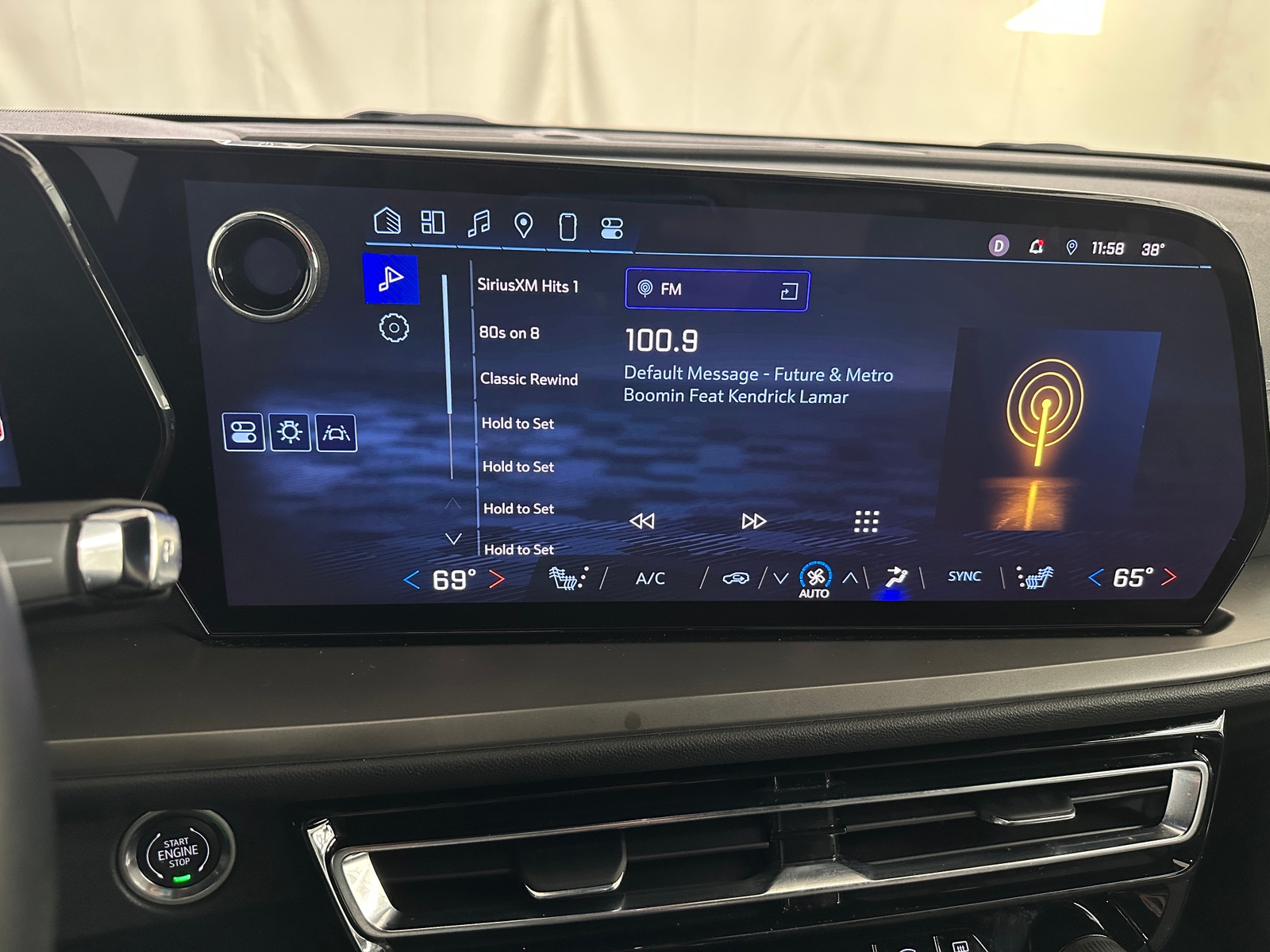 Thumbnail: 2025 Chevrolet Traverse - 4