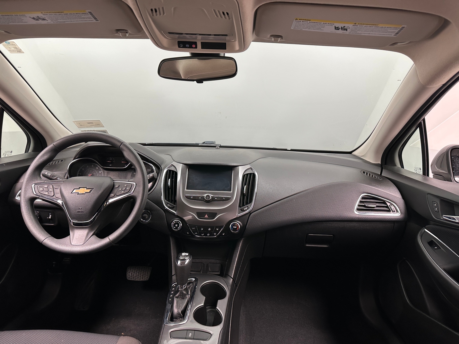 Thumbnail: 2018 Chevrolet Cruze - 3