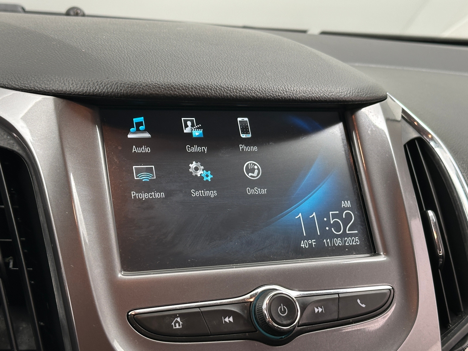 Thumbnail: 2018 Chevrolet Cruze - 4