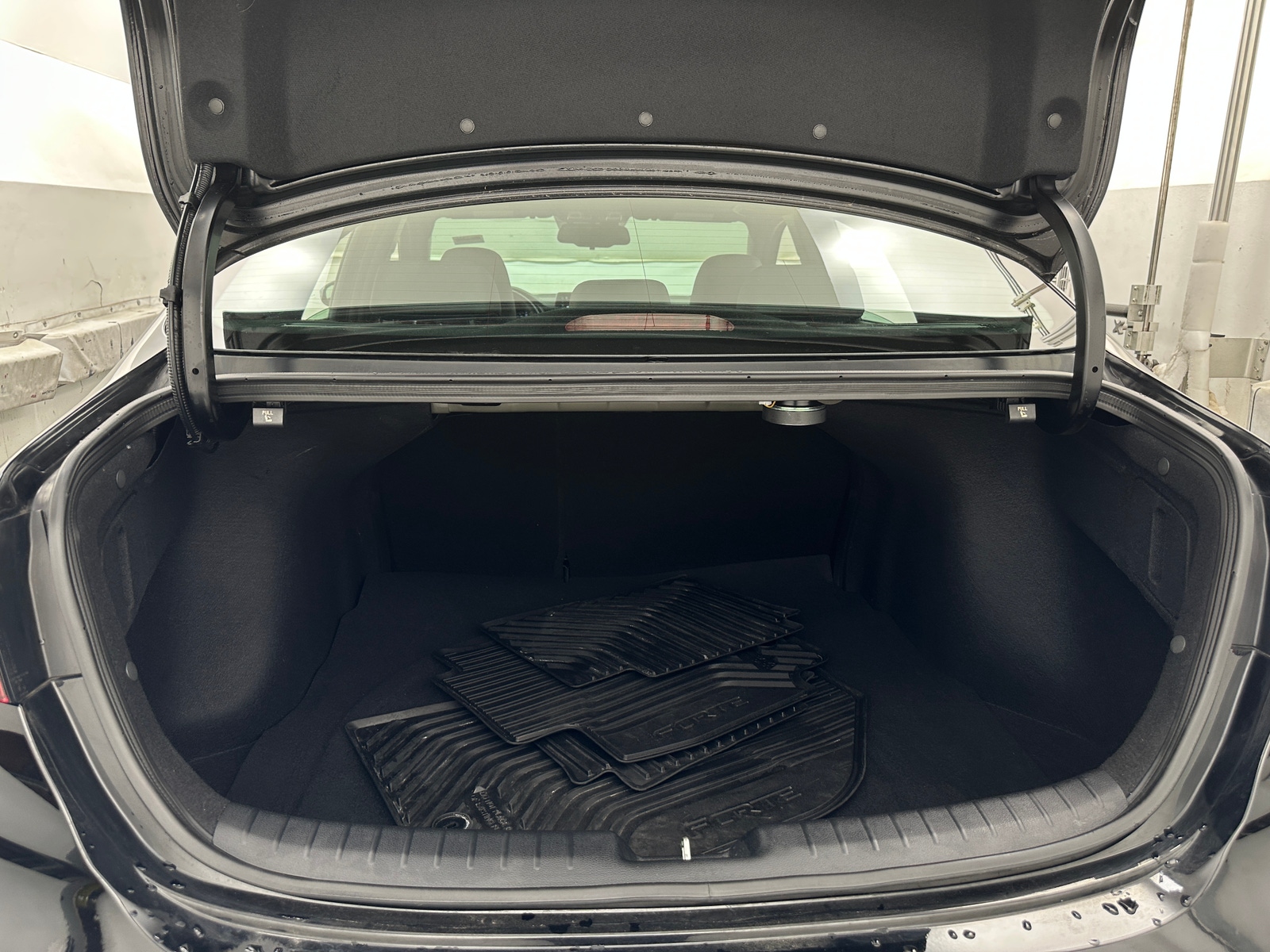 Thumbnail: 2024 Kia Forte - 7