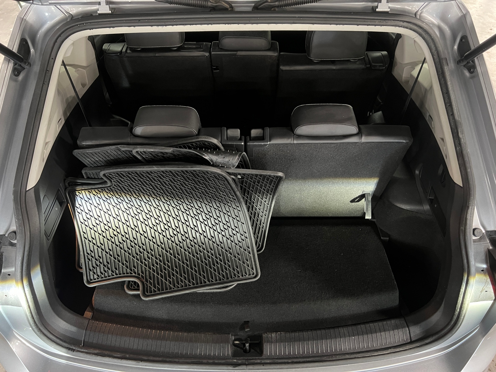 Thumbnail: 2021 Volkswagen Tiguan - 6