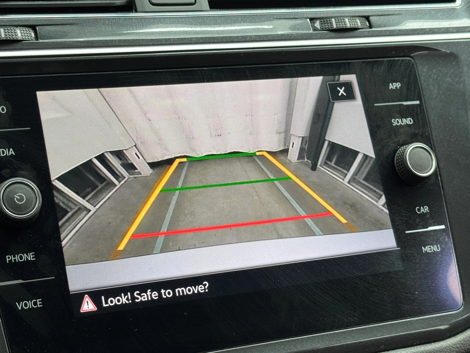 Thumbnail: 2021 Volkswagen Tiguan - 3