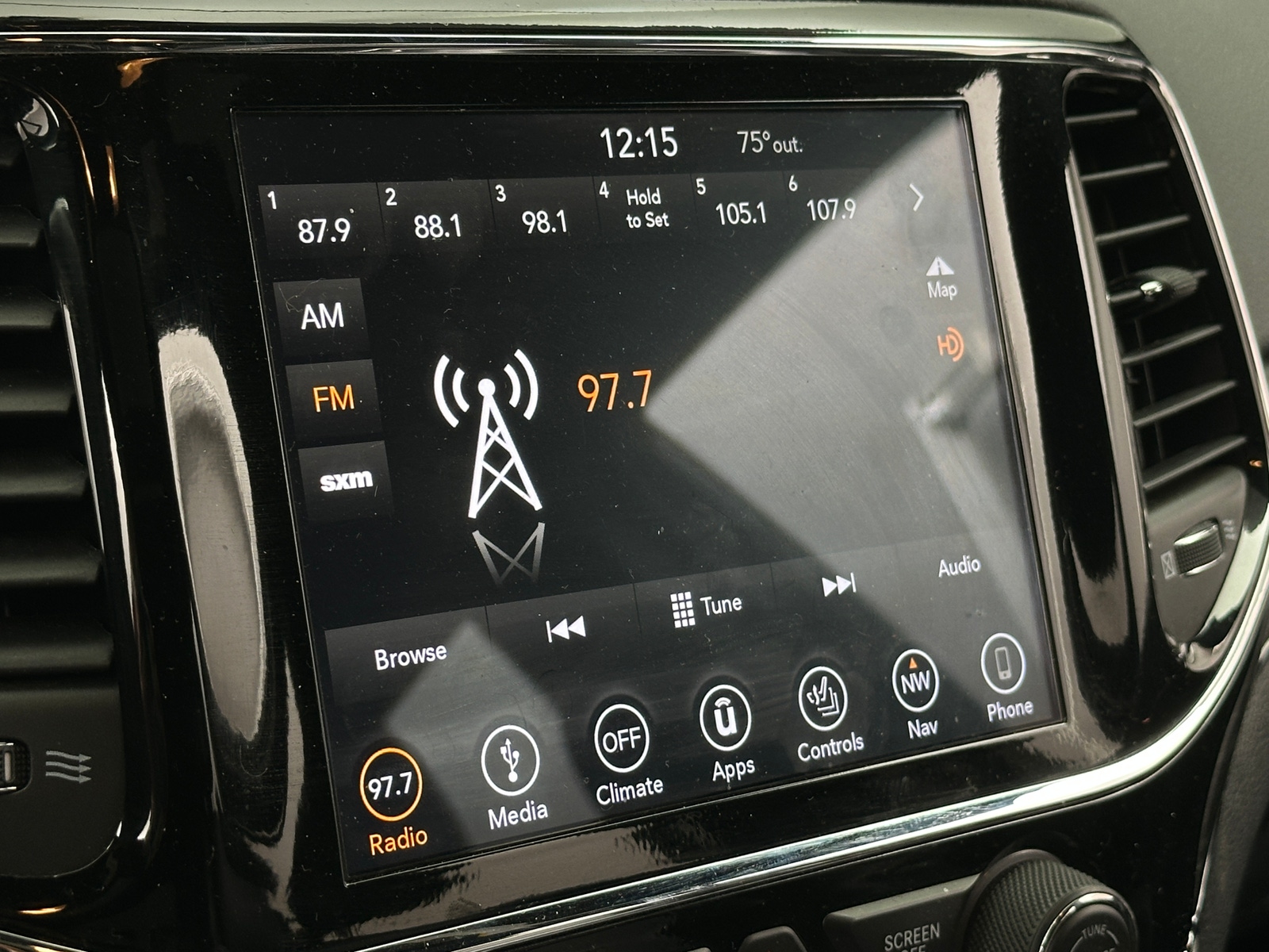 Thumbnail: 2019 Jeep Grand Cherokee - 3