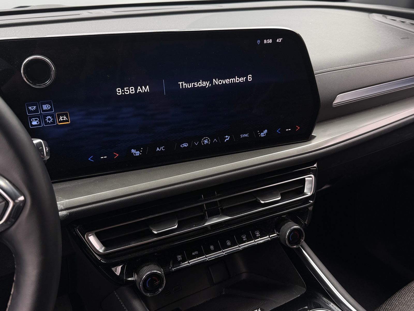 Thumbnail: 2024 Chevrolet Traverse - 4