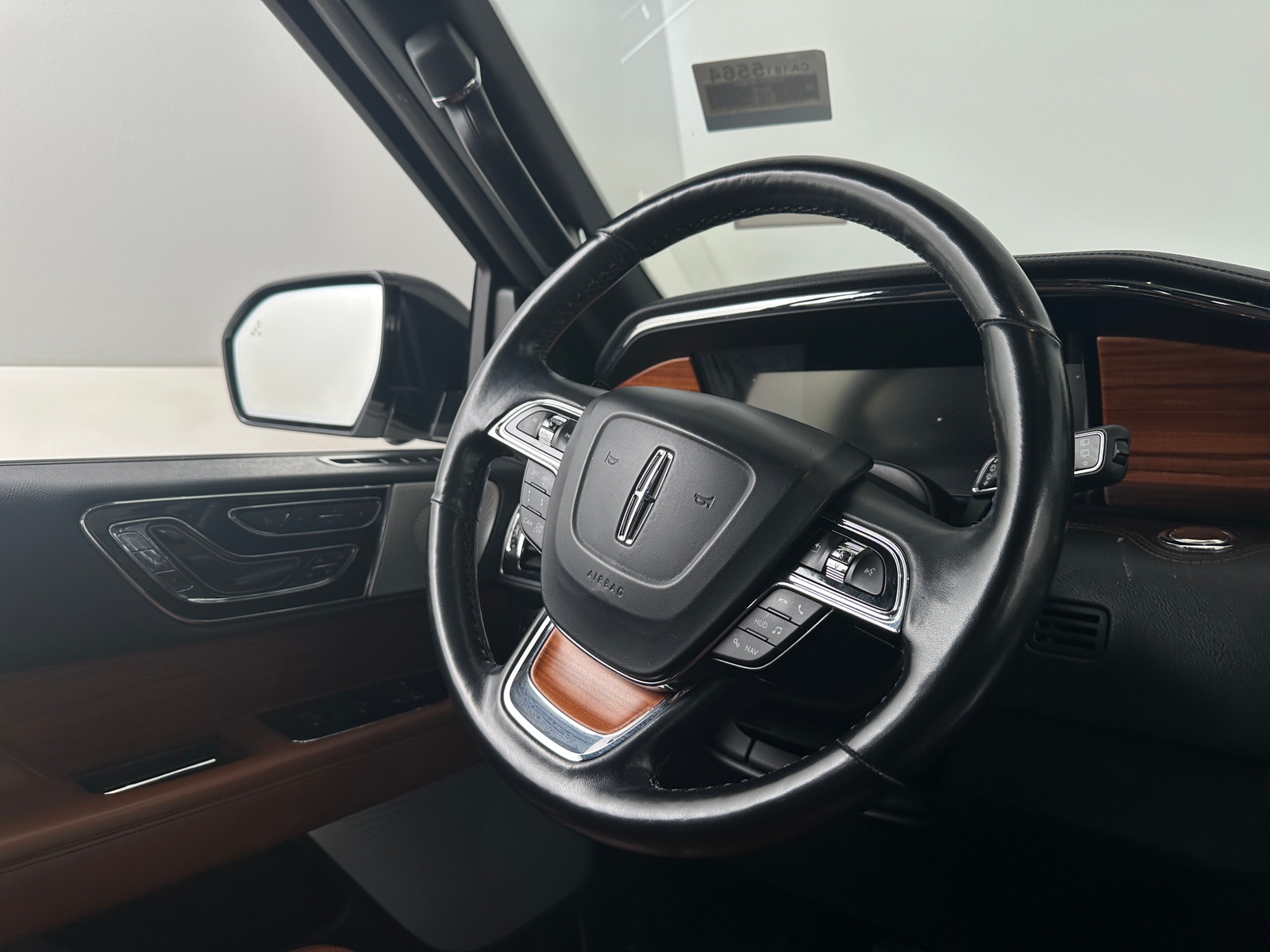 Thumbnail: 2019 Lincoln Navigator - 4