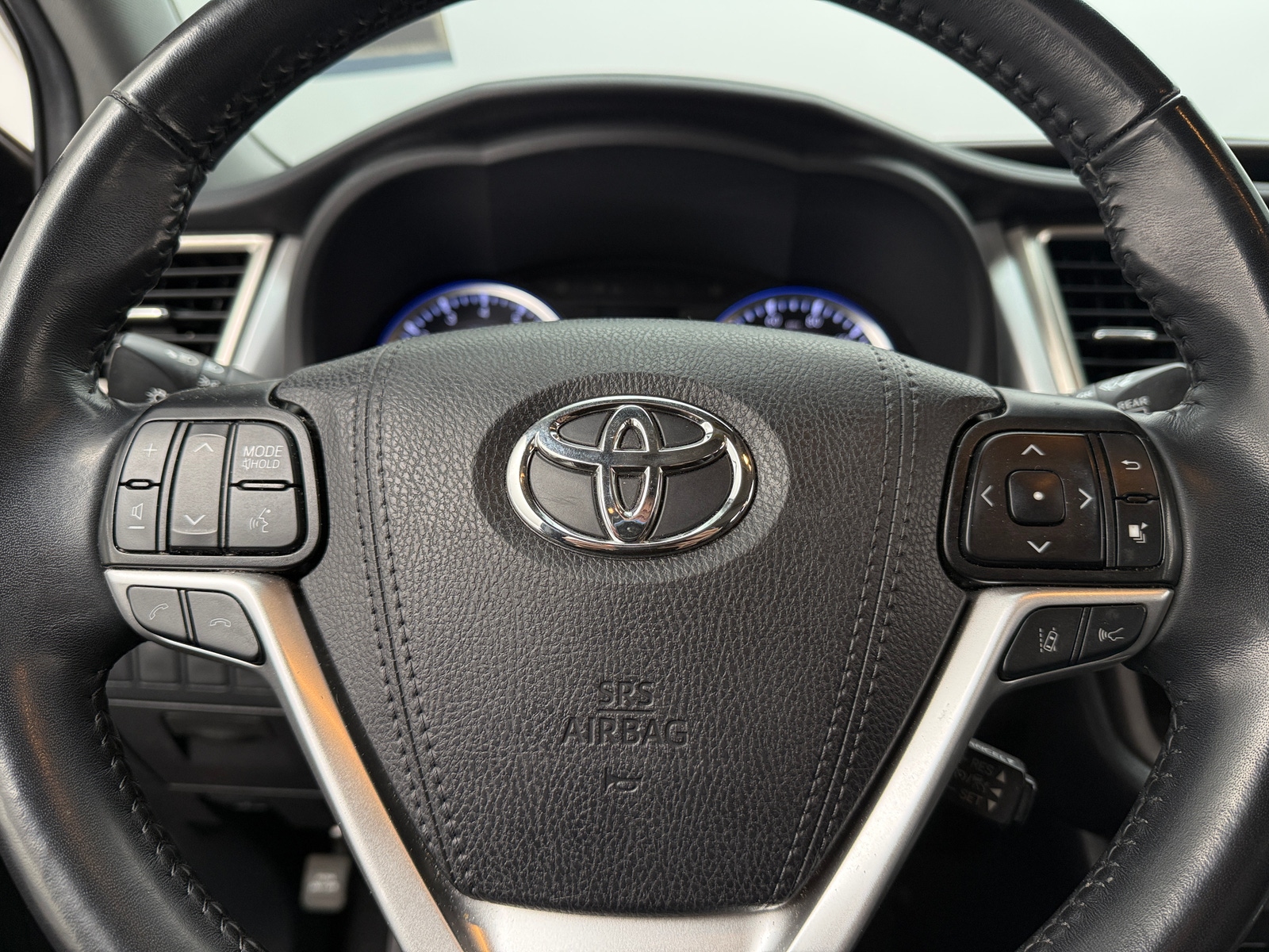 Thumbnail: 2019 Toyota Highlander - 4