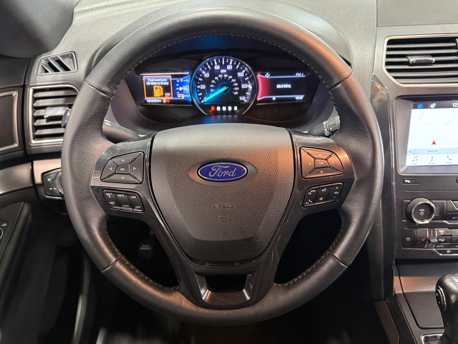 Thumbnail: 2019 Ford Explorer - 5