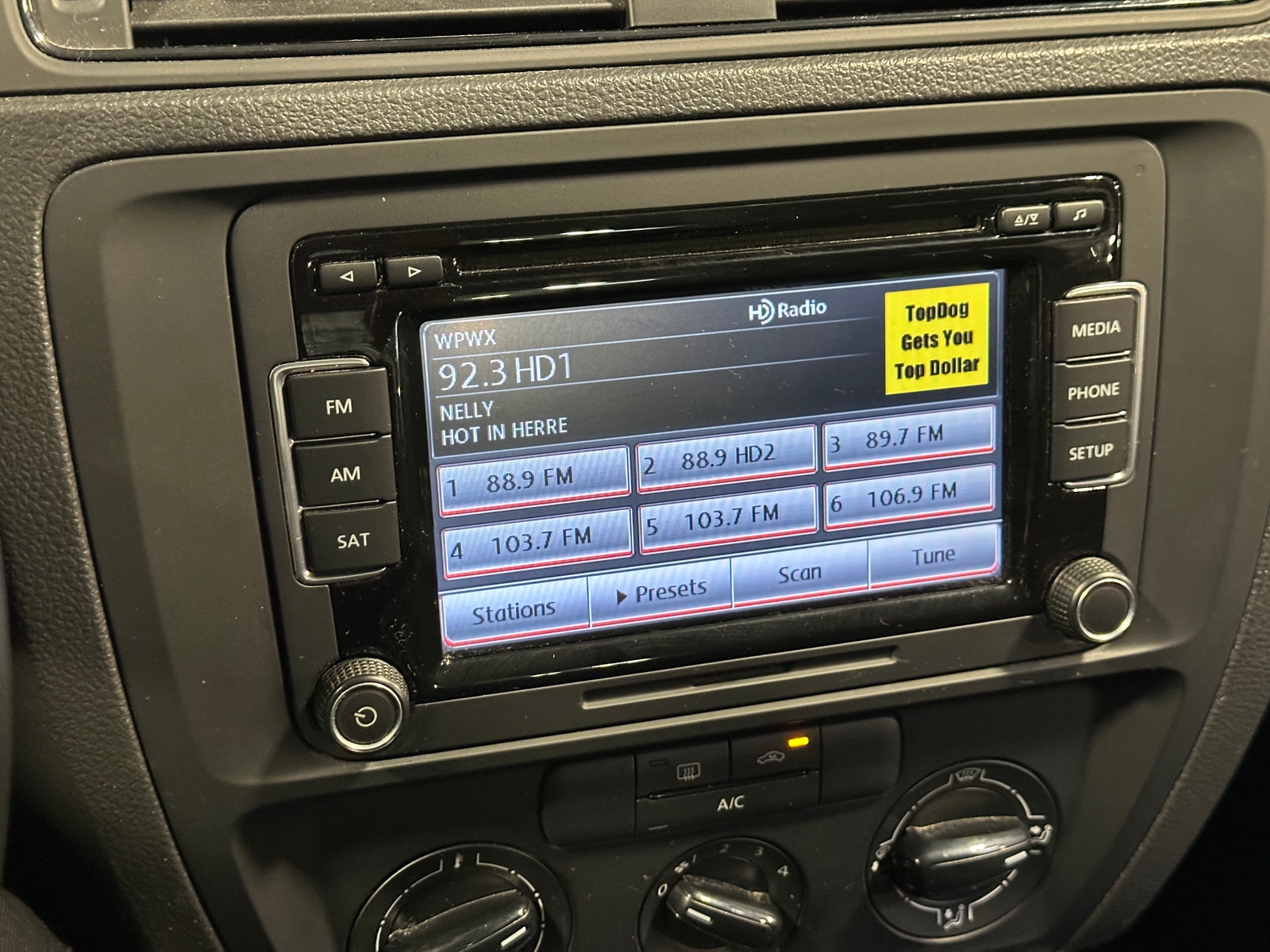 Thumbnail: 2015 Volkswagen Jetta - 4