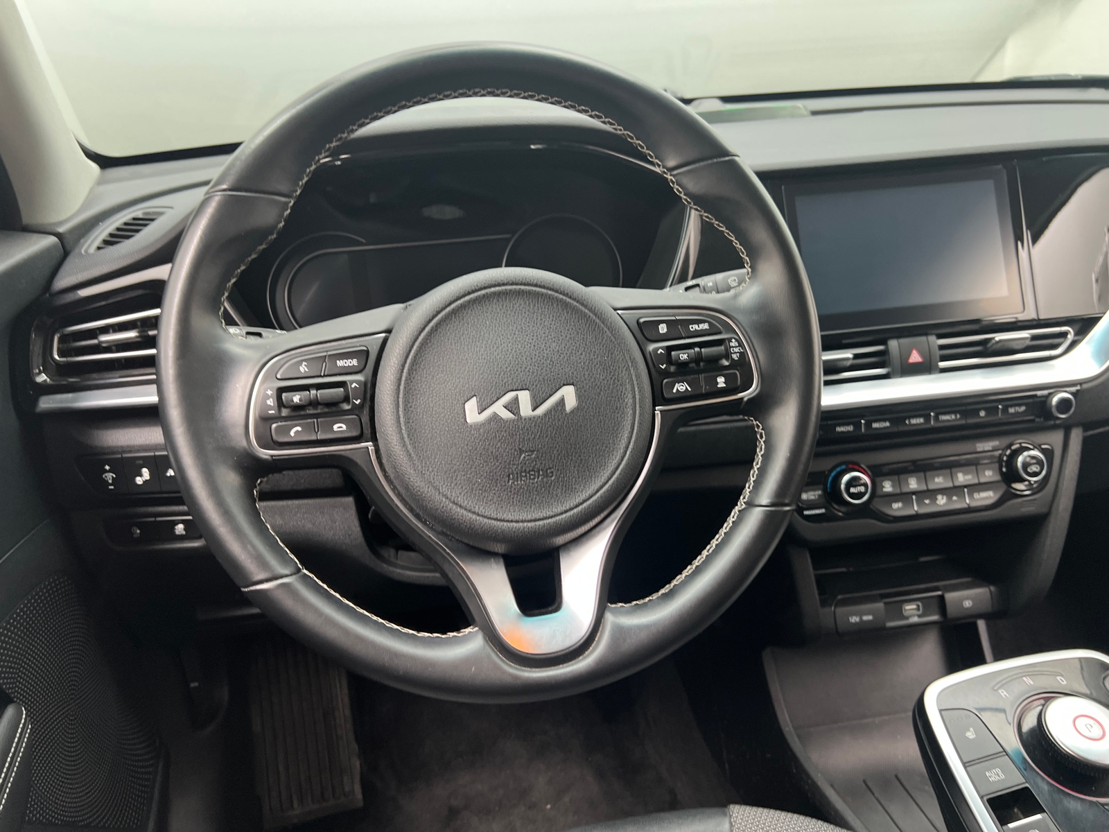 Thumbnail: 2022 Kia Niro - 5