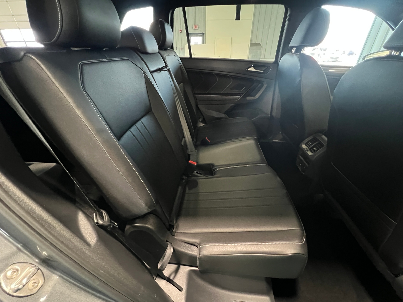 Thumbnail: 2023 Volkswagen Tiguan - 5