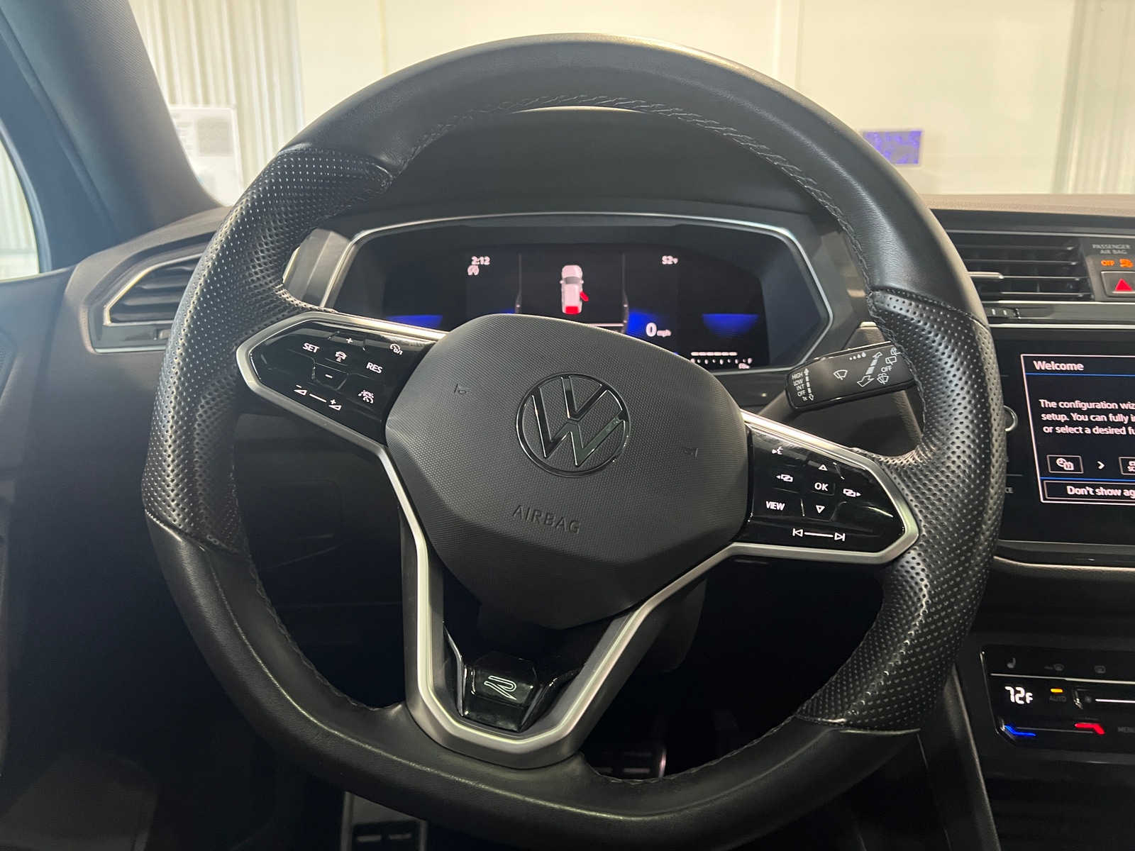 Thumbnail: 2023 Volkswagen Tiguan - 4