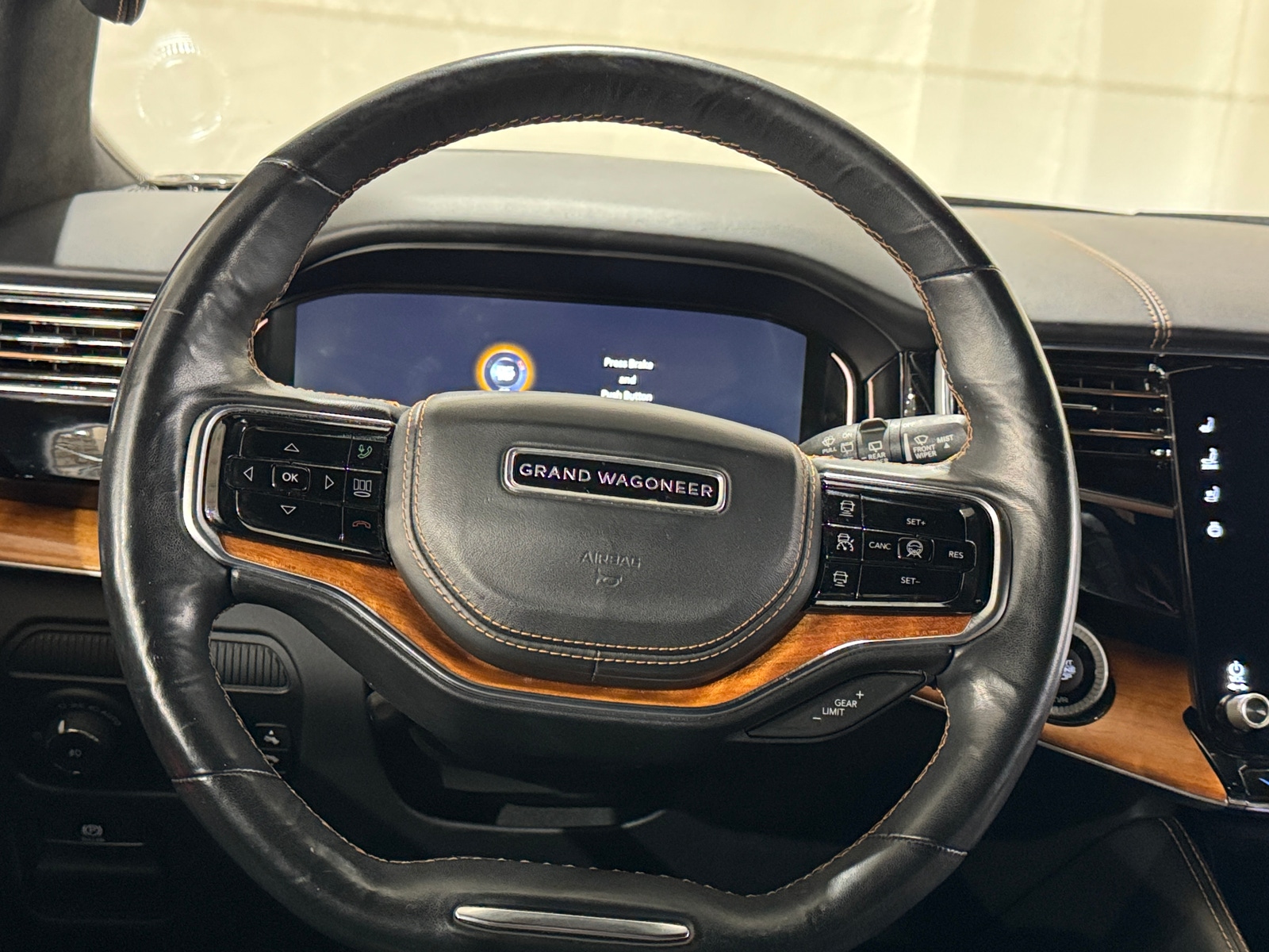 Thumbnail: 2022 Jeep Grand Wagoneer - 4