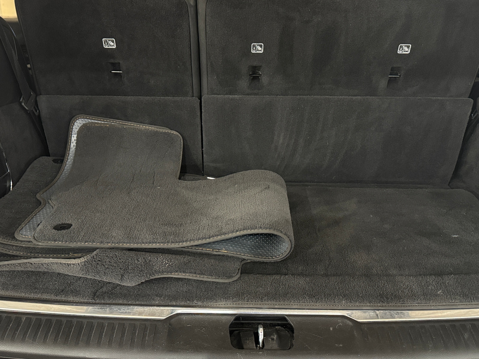 Thumbnail: 2022 Jeep Grand Wagoneer - 6