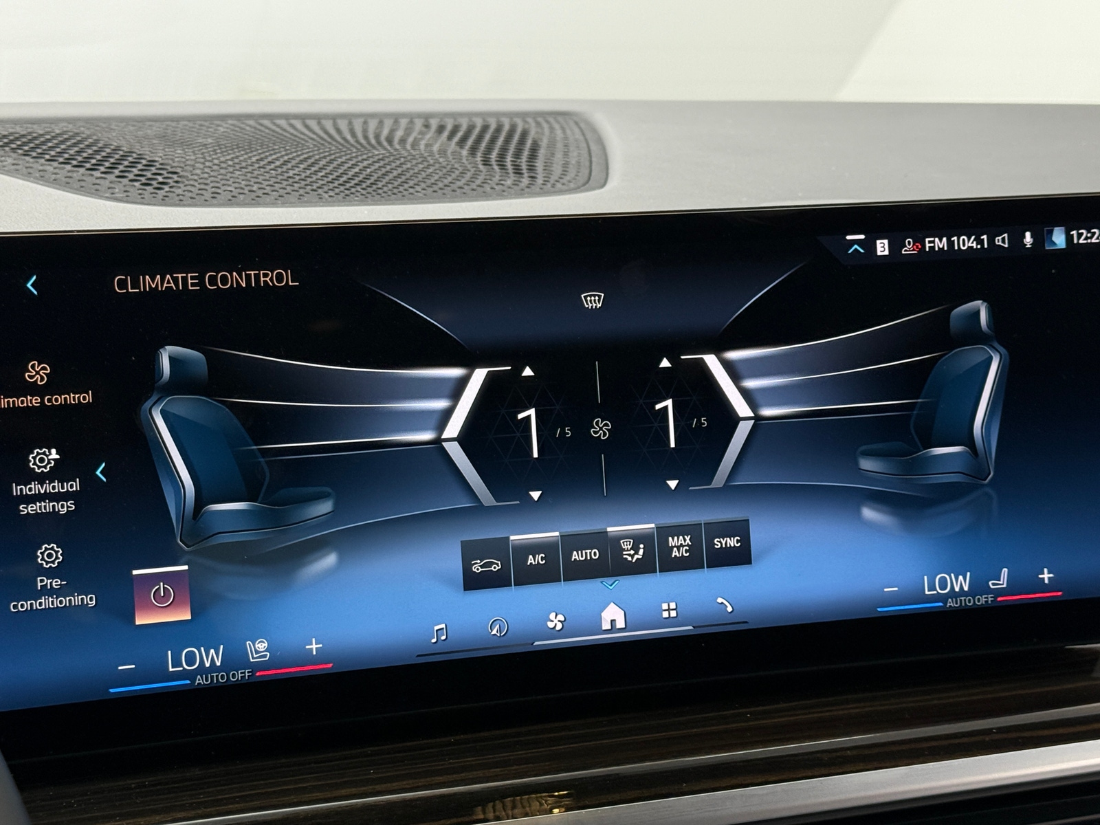 Thumbnail: 2024 BMW X6 - 3