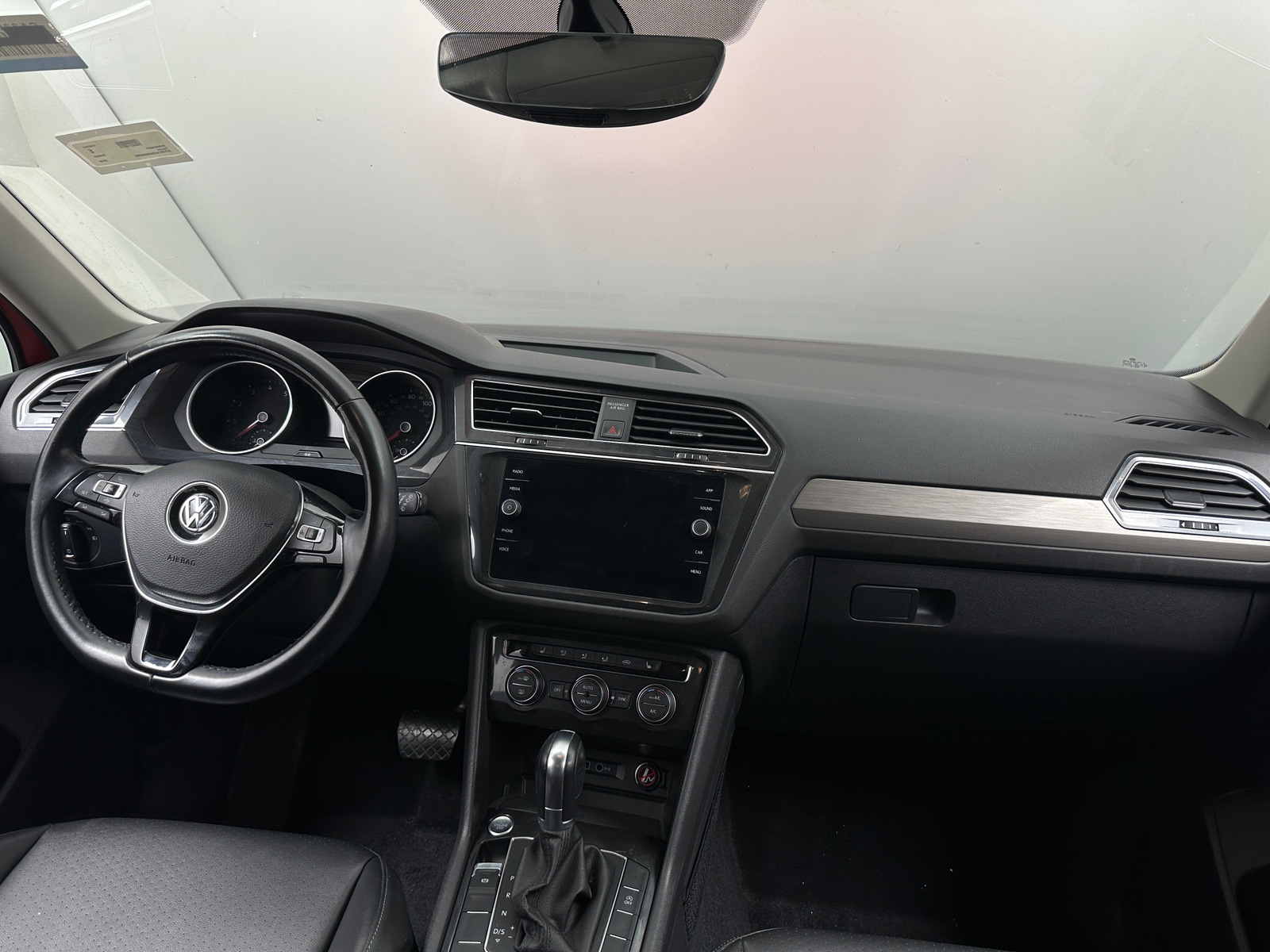 Thumbnail: 2019 Volkswagen Tiguan - 2