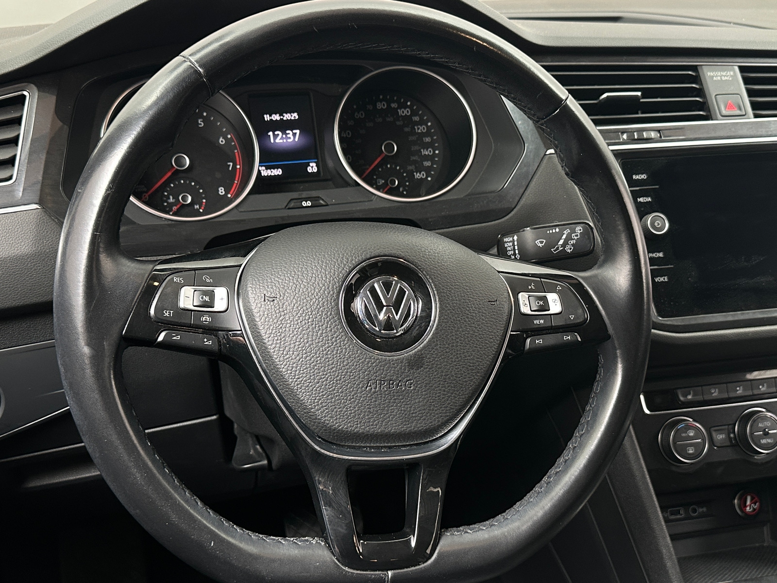 Thumbnail: 2019 Volkswagen Tiguan - 4