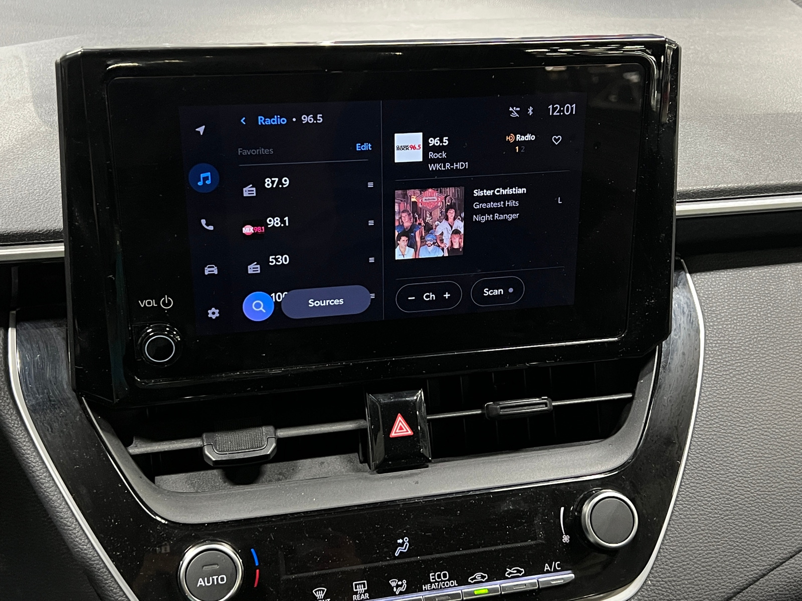 Thumbnail: 2025 Toyota Corolla - 4