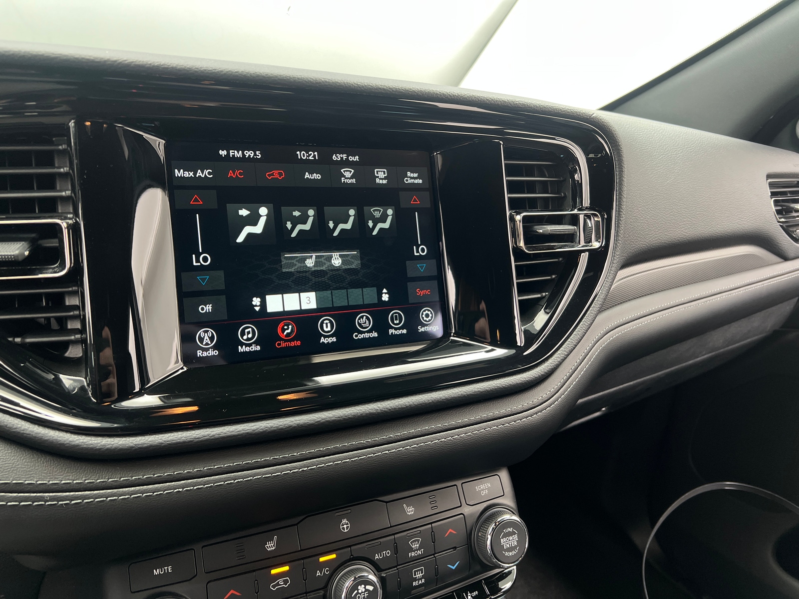 Thumbnail: 2022 Dodge Durango - 3