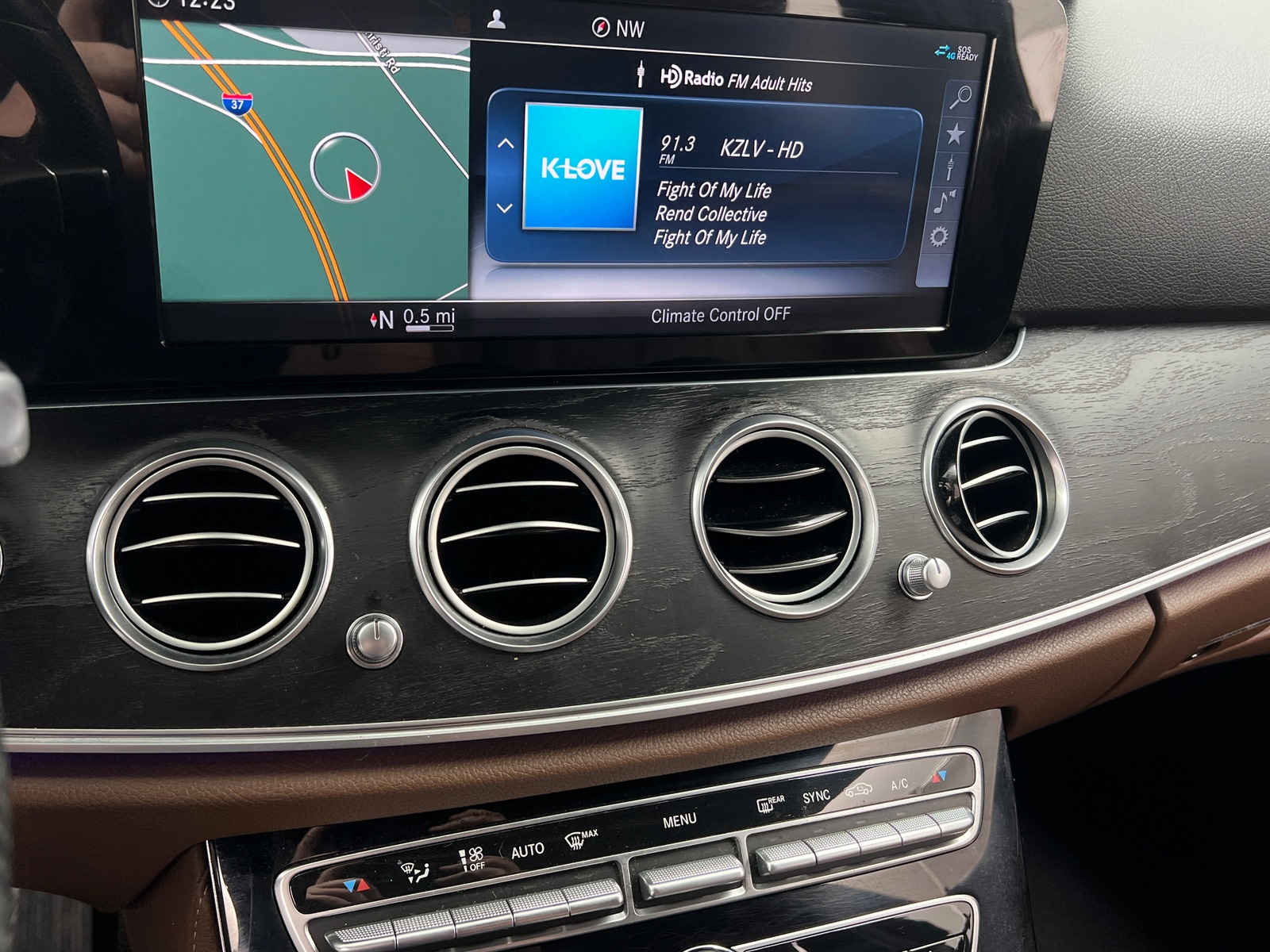 Thumbnail: 2017 Mercedes-Benz E-Class - 3