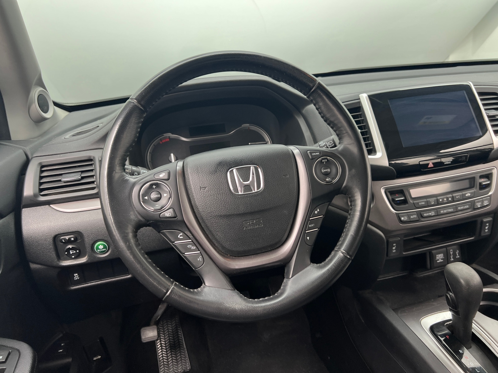 Thumbnail: 2017 Honda Pilot - 4